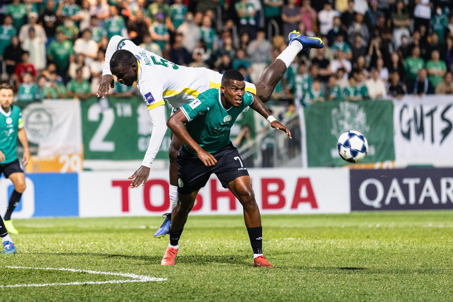 Mong Kok Stadium, HONG KONG, China - OCTOBER  23:  aerial battle between Michel Renner of Tai Po Football Club and Michael Ngadeu-Ngadjui of Beijing FC during AFC Champions League TWO - Tai Po Football Club vs Beijing FC at Mong Kok Stadium on October 23, 2025 in Hong Kong, China, (Photo by Jack Ng/Jack Ng/Alamy Live News)
