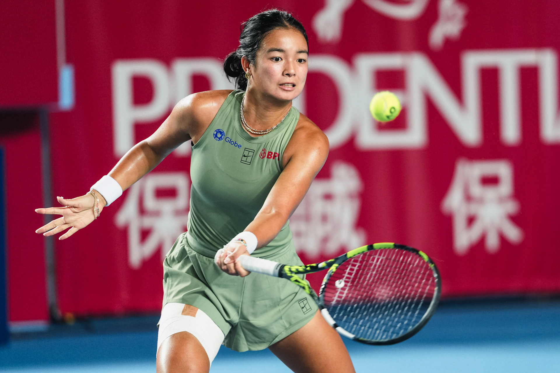 HONG KONG, China - Alexandra Eala of the Philippines vs Victoria Mboko of Canada in action during WTA 250 - Prudential Hong Kong Tennis Open at Victoria Park Tennis Court on October 30, 2025 in Hong Kong, China, (Photo by Jack Ng/Alamy Live News)