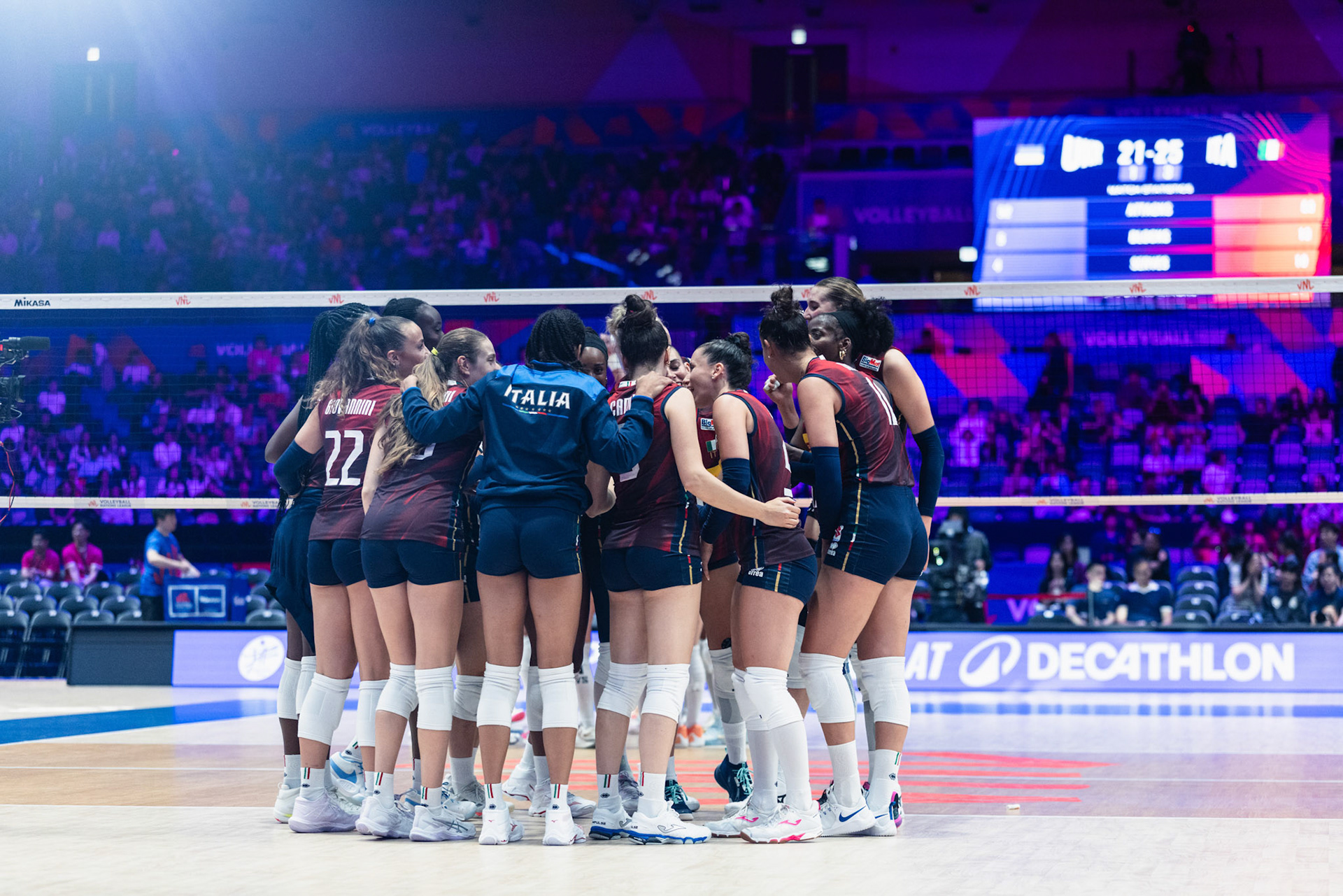HONG KONG, China - JULY  08: Italy celebrates the victoy against Ukraine during Volleyball Nations League Hong Kong 2026 at Kai Tak Arena on July 8, 2026 in Hong Kong, China, (Photo by Jack Ng/Alamy Live News)