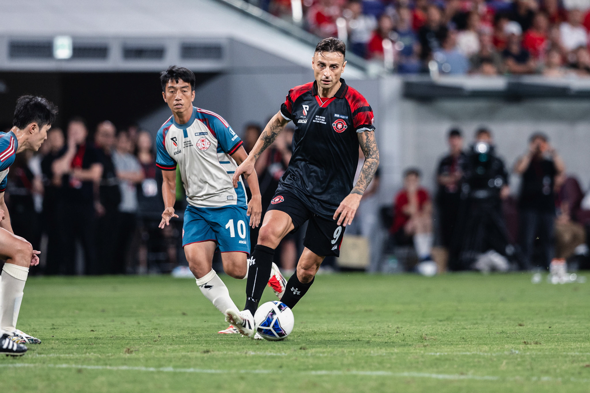 Kai Tak Stadium, HONG KONG, China - OCTOBER 18:  during Red on Red 2025 at Kai Tak Stadium on October 18, 2025 in Hong Kong, China, (Photo by Jack Ng/Jack Ng/Alamy Live News)