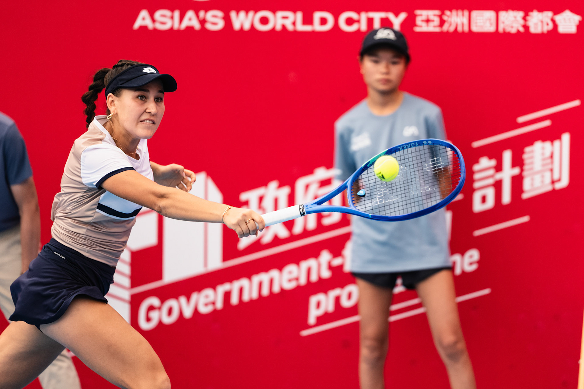 HONG KONG, China - Kamilla RAKHIMOVA and Aliaksandra SASNOVICH of Russia play against Momoko KOBORI of Japan and Peangtarn PLIPUECH of Thailand during WTA 250 - Prudential Hong Kong Tennis Open at Victoria Park Tennis Court on October 31, 2025 in Hong Kong, China, (Photo by Jack Ng/Alamy Live News)