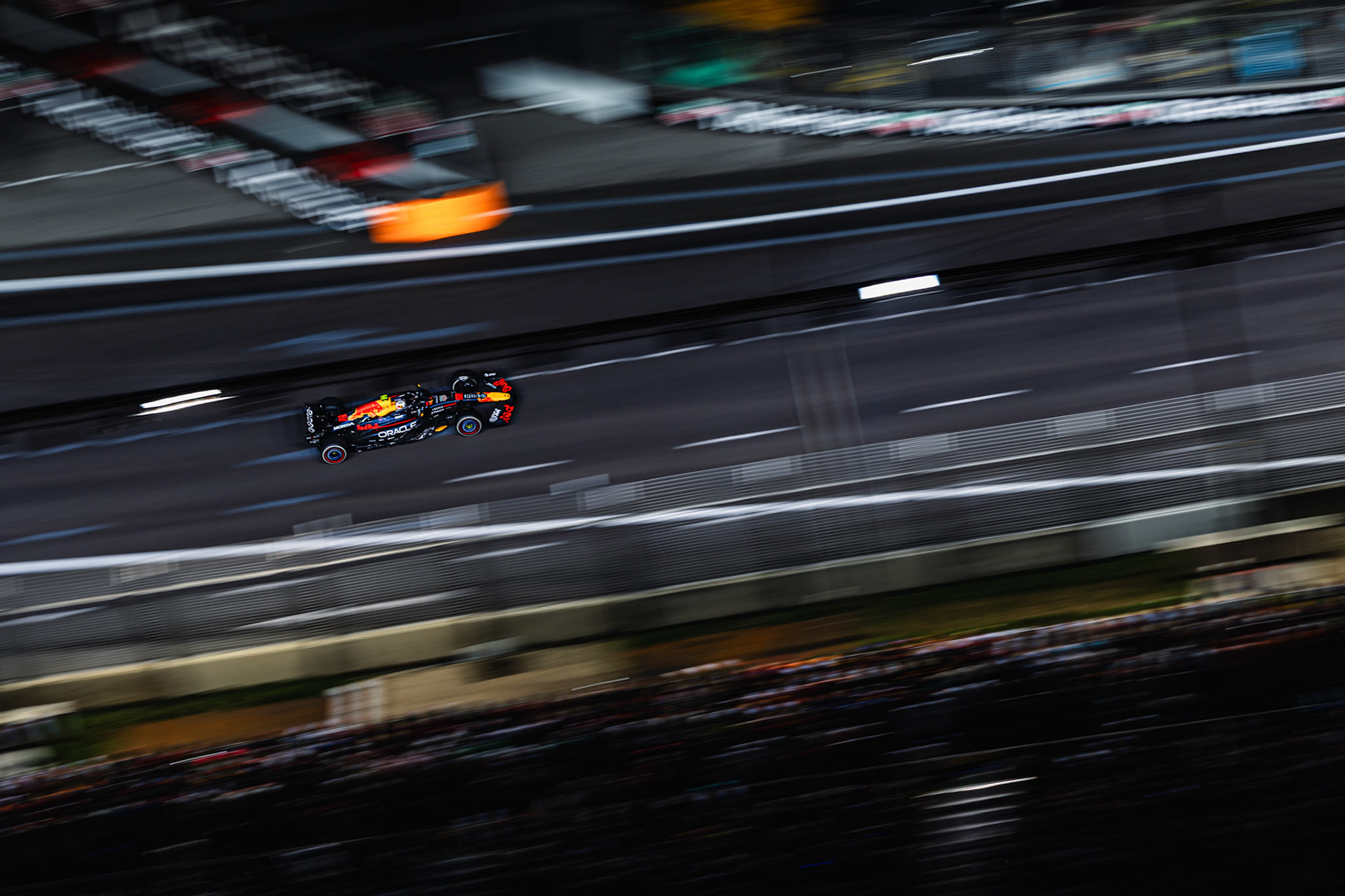 SINGAPORE, Singapore - OCTOBER  05:  during F1 Grand Prix of Singapore at Marina Bay Street Circuit on October 5, 2025 in Singapore, Singapore, (Photo by Jack Ng/Alamy Live News)