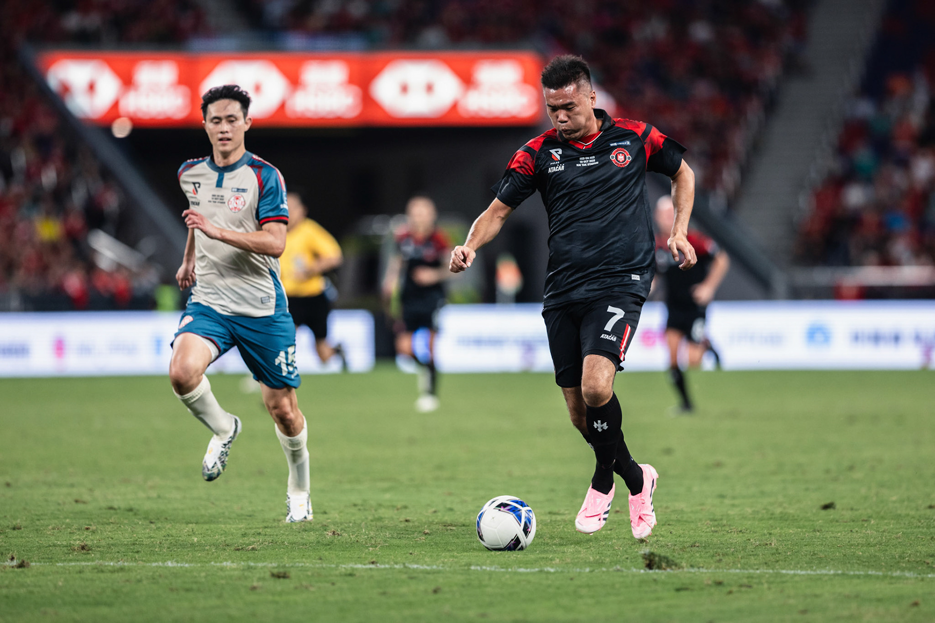 Kai Tak Stadium, HONG KONG, China - OCTOBER 18:  during Red on Red 2025 at Kai Tak Stadium on October 18, 2025 in Hong Kong, China, (Photo by Jack Ng/Jack Ng/Alamy Live News)