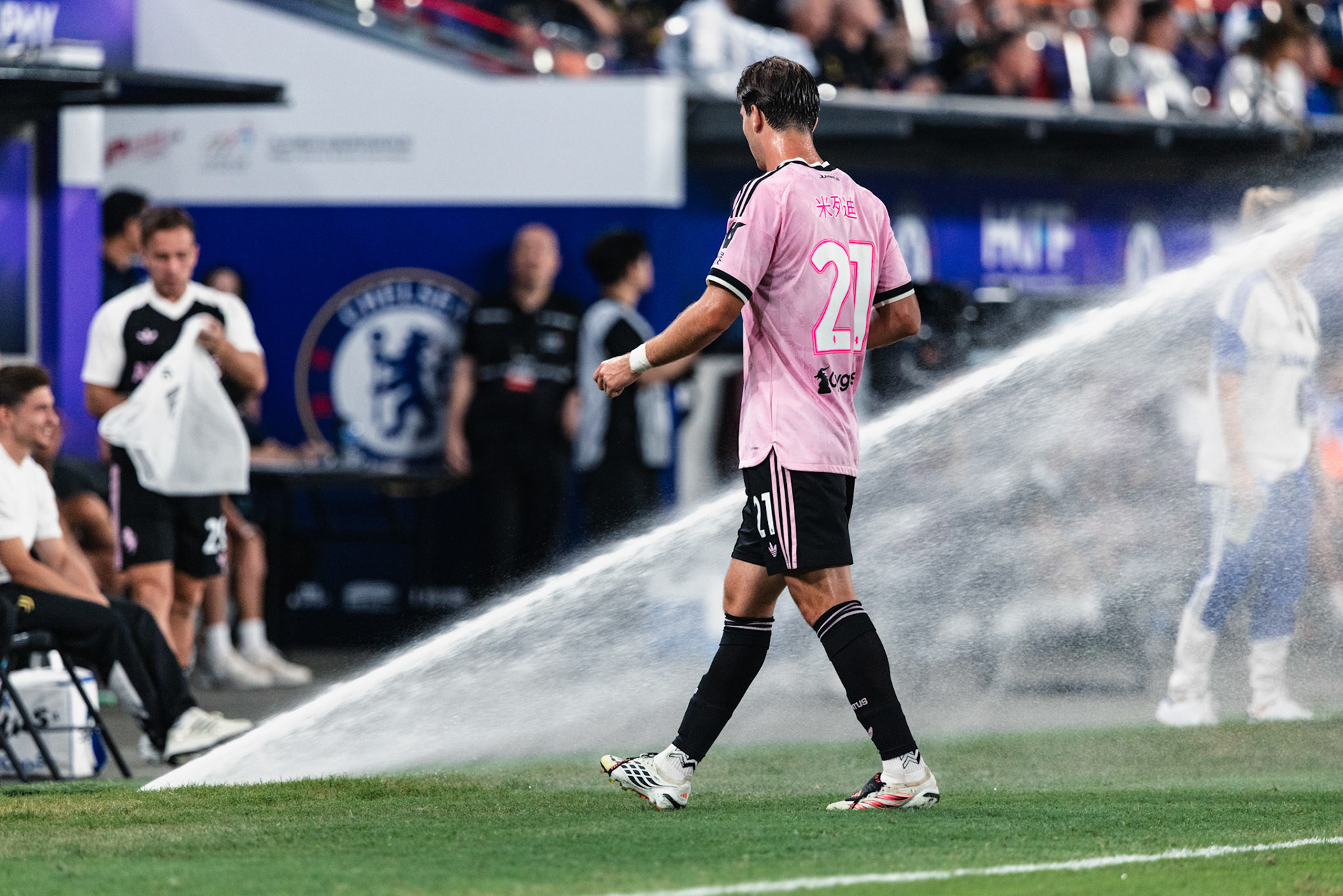 HONG KONG, China - AUGUST 05: Andrea Cambiaso (No. 27) of Juventus in action during Hong Kong Football Festival (HKFF) 2026 - Chelsea vs Juventus at Kai Tak Stadium on August 5, 2026 in Hong Kong, China, (Photo by Jack Ng/Alamy Live News)