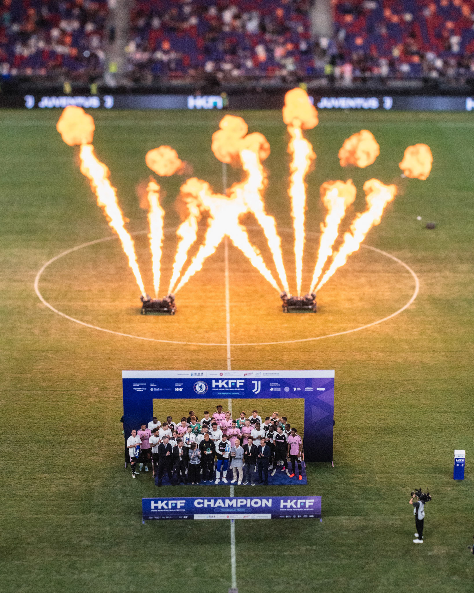 HONG KONG, China - AUGUST 05: Players of Juventus celebrate wiining the Herbalgy Trophy during Hong Kong Football Festival (HKFF) 2026 - Chelsea vs Juventus at Kai Tak Stadium on August 5, 2026 in Hong Kong, China, (Photo by Jack Ng/Alamy Live News)