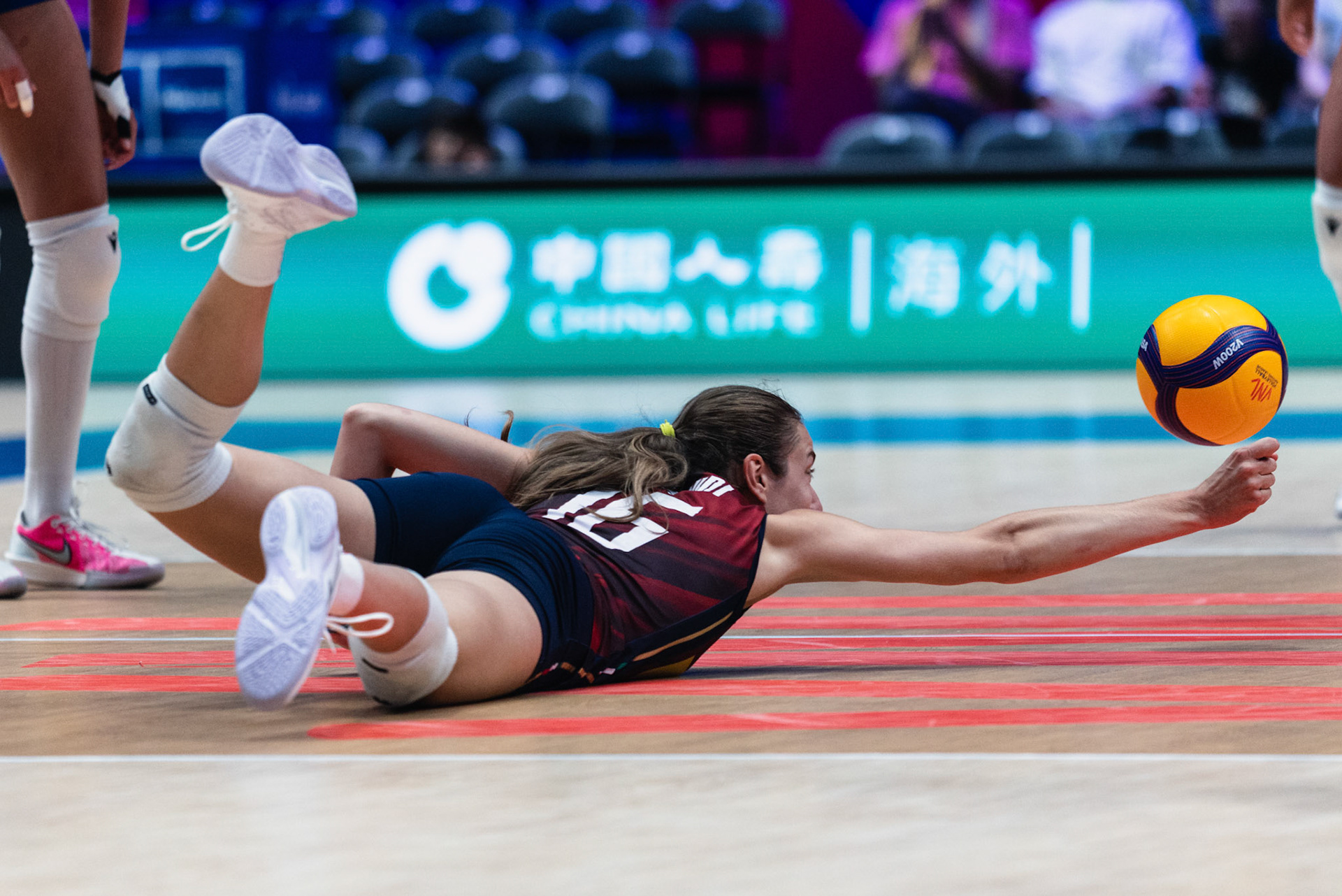 HONG KONG, China - JULY  08: Stella Nervini of Italy dives for a save during Volleyball Nations League Hong Kong 2026 at Kai Tak Arena on July 8, 2026 in Hong Kong, China, (Photo by Jack Ng/Alamy Live News)