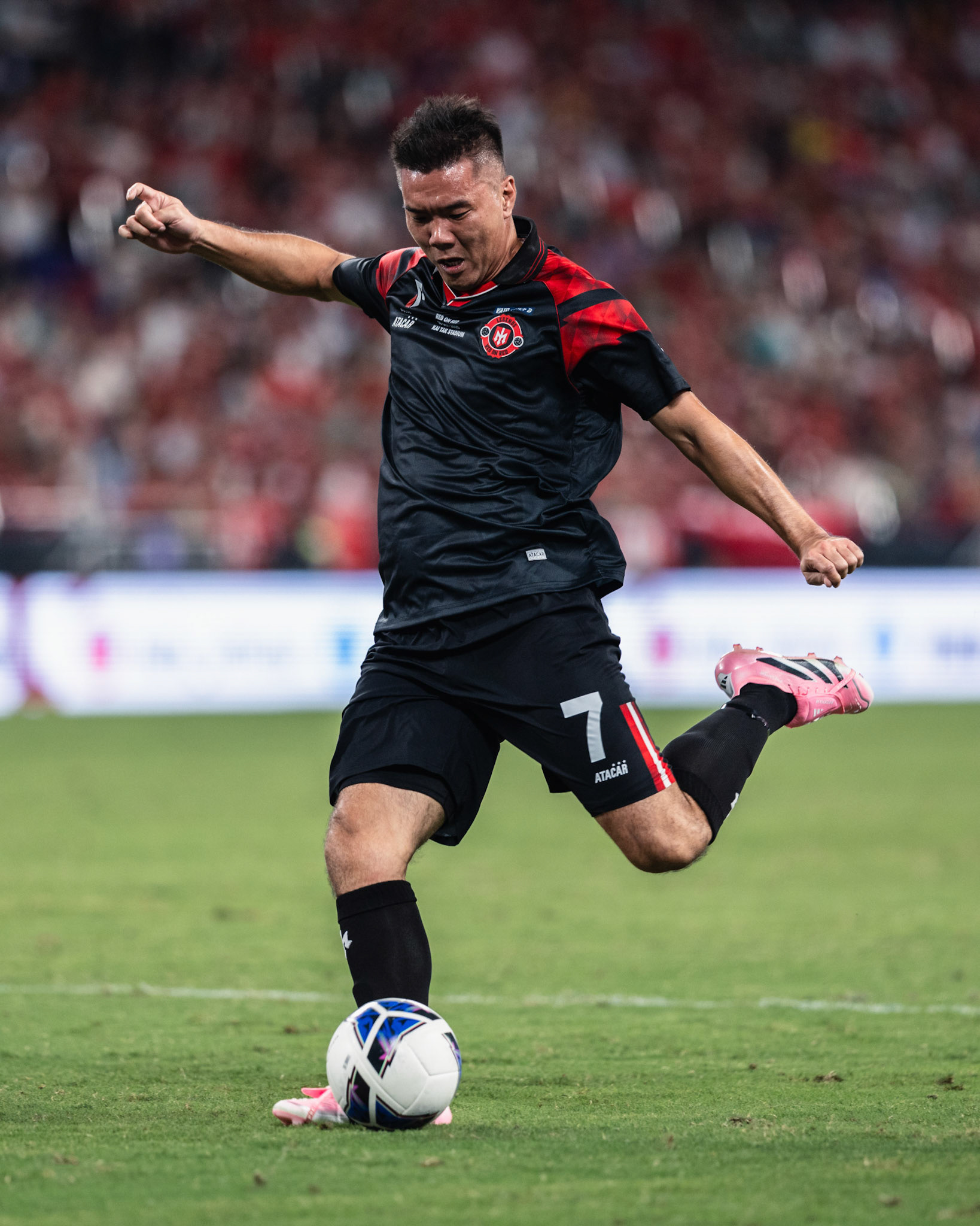 Kai Tak Stadium, HONG KONG, China - OCTOBER 18:  during Red on Red 2025 at Kai Tak Stadium on October 18, 2025 in Hong Kong, China, (Photo by Jack Ng/Jack Ng/Alamy Live News)