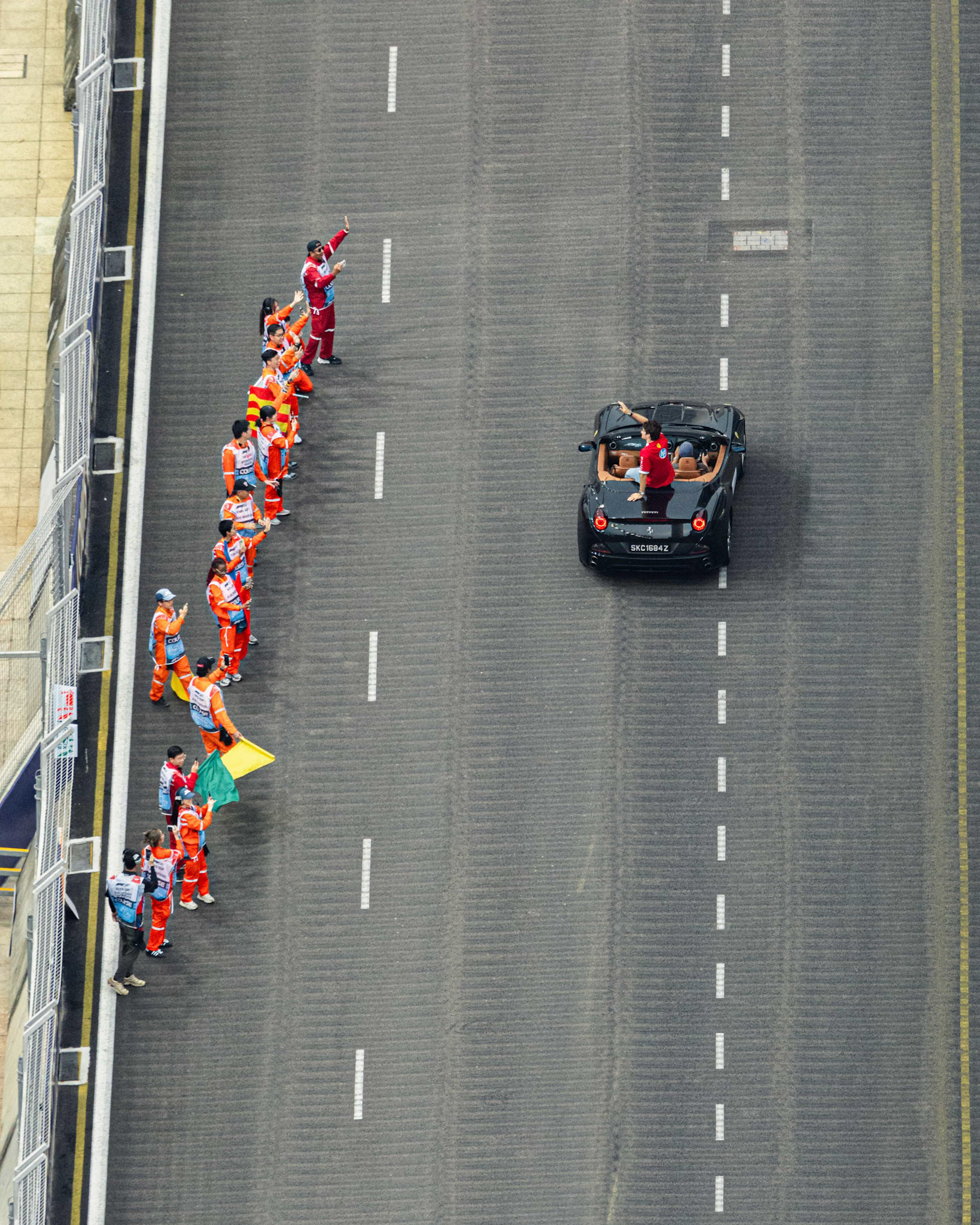 SINGAPORE, Singapore - OCTOBER  05:  Formula One drivers parade during F1 Grand Prix of Singapore at Marina Bay Street Circuit on October 5, 2025 in Singapore, Singapore, (Photo by Jack Ng/Alamy Live News)