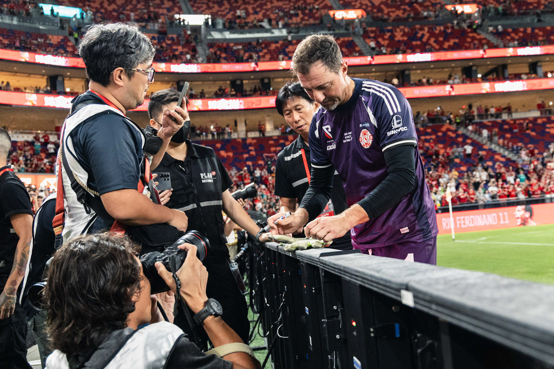 Kai Tak Stadium, HONG KONG, China - OCTOBER 18:  during Red on Red 2025 at Kai Tak Stadium on October 18, 2025 in Hong Kong, China, (Photo by Jack Ng/Jack Ng/Alamy Live News)
