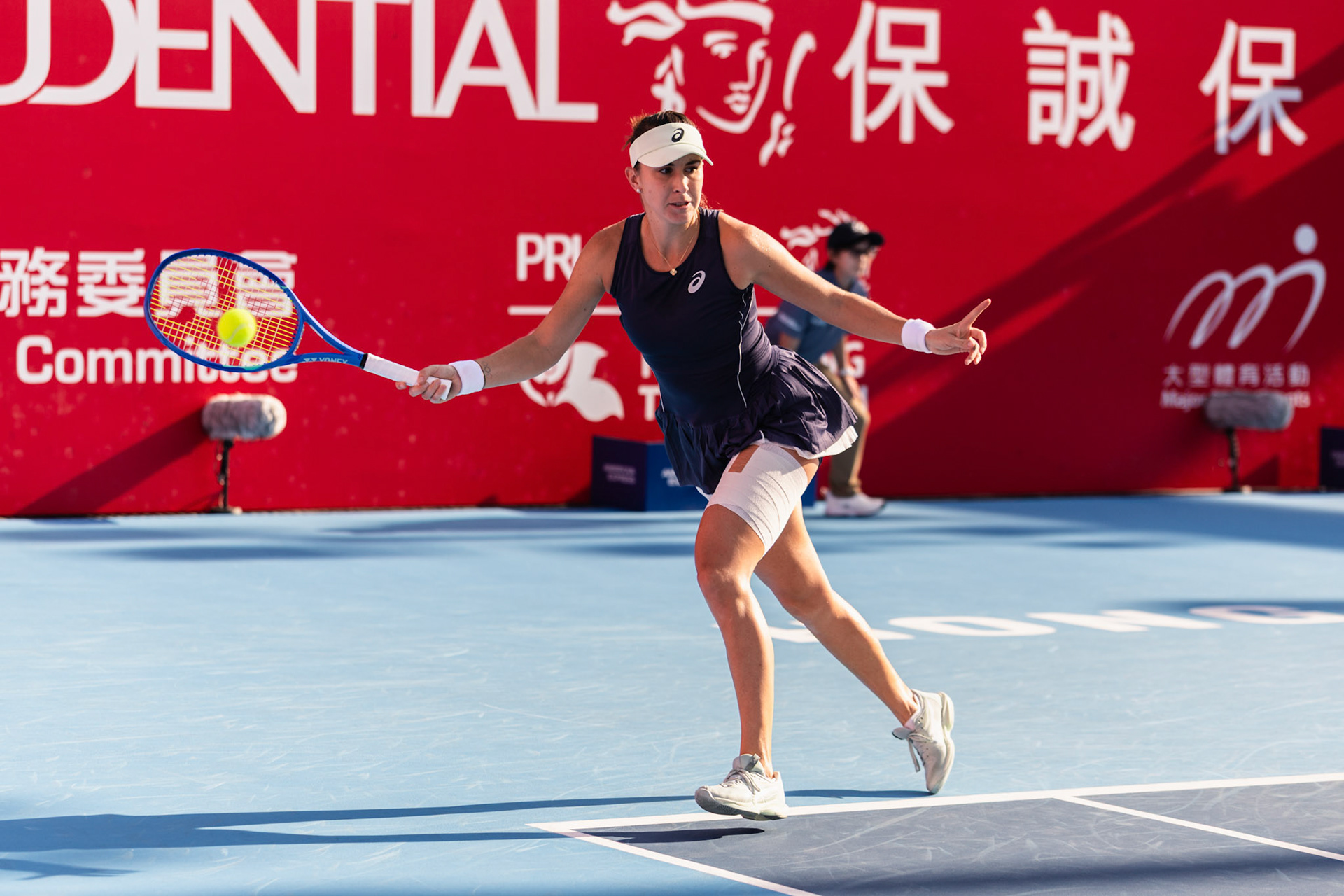 HONG KONG, China - Belinda Bencic of Switzerland in action during WTA 250 - Prudential Hong Kong Tennis Open at Victoria Park Tennis Court on October 30, 2025 in Hong Kong, China, (Photo by Jack Ng/Alamy Live News)