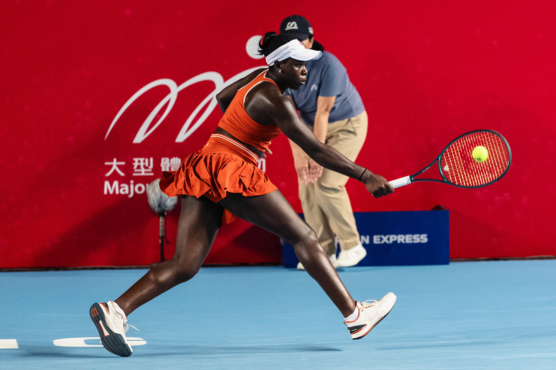 HONG KONG, China - Anna Kalinskaya of Russia play against Victoria Mboko of Canada during WTA 250 - Prudential Hong Kong Tennis Open at Victoria Park Tennis Court on October 31, 2025 in Hong Kong, China, (Photo by Jack Ng/Alamy Live News)