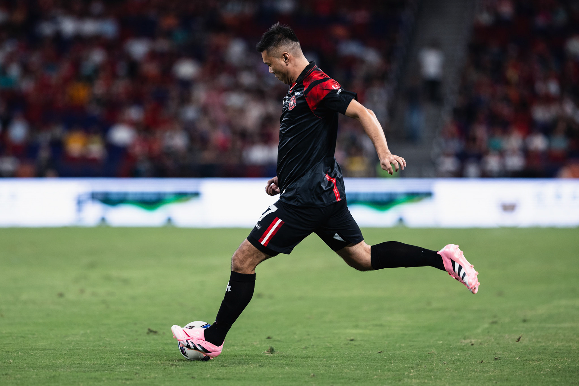 Kai Tak Stadium, HONG KONG, China - OCTOBER 18:  during Red on Red 2025 at Kai Tak Stadium on October 18, 2025 in Hong Kong, China, (Photo by Jack Ng/Jack Ng/Alamy Live News)
