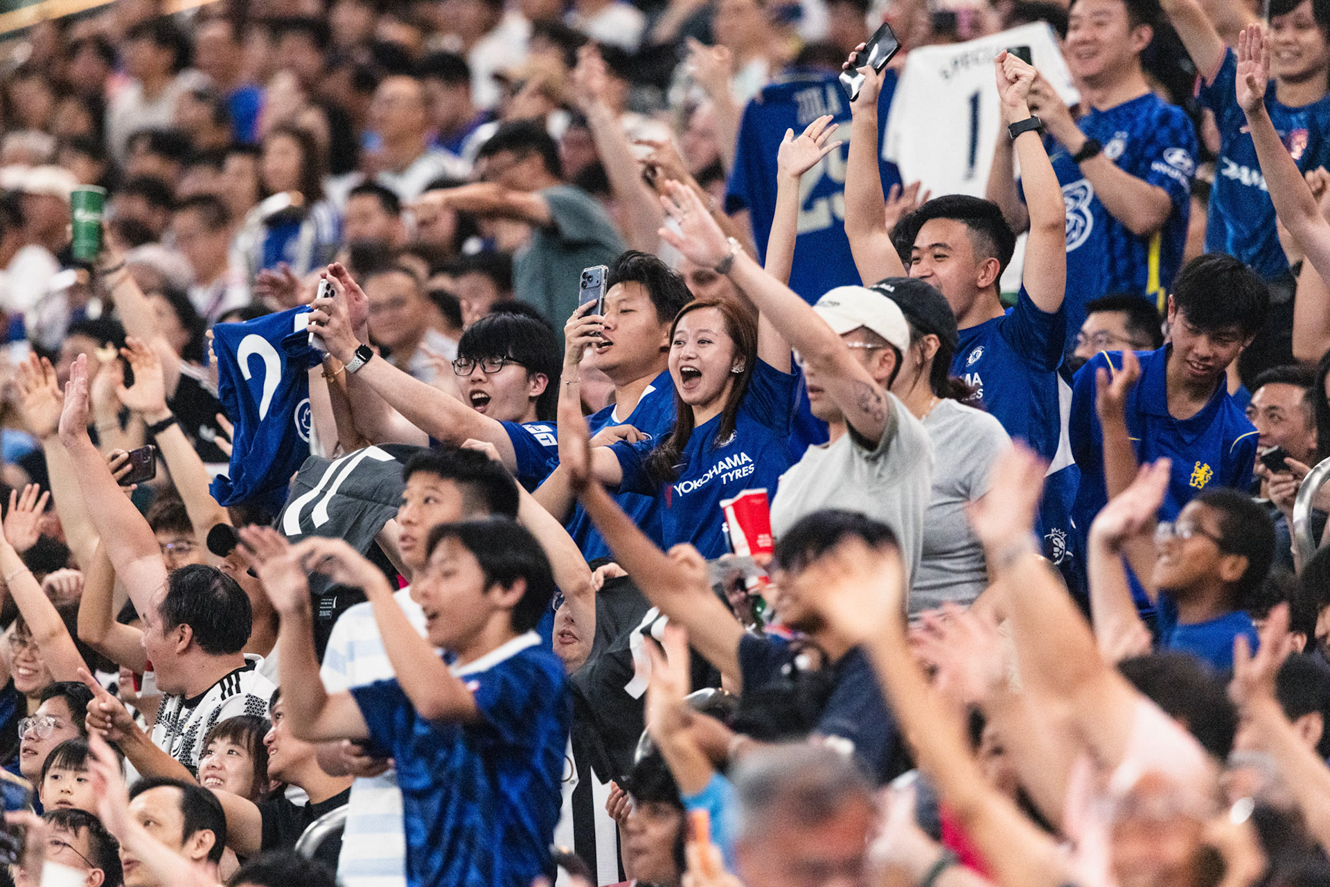HONG KONG, China - AUGUST 05: Fans of Chelsea cheering for the team during Hong Kong Football Festival (HKFF) 2026 - Chelsea vs Juventus at Kai Tak Stadium on August 5, 2026 in Hong Kong, China, (Photo by Jack Ng/Alamy Live News)