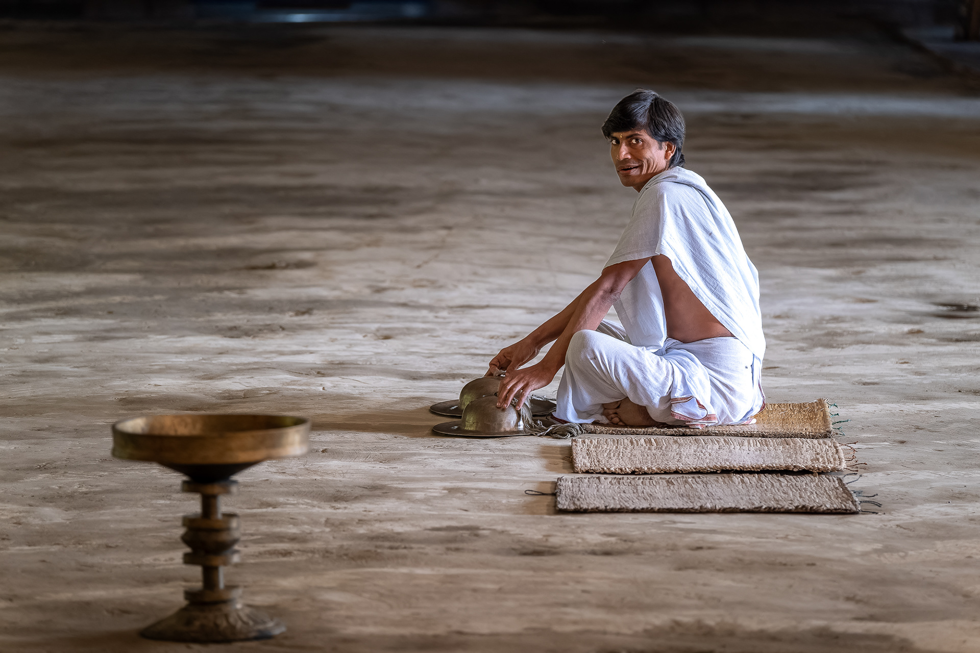 Moine au monastère de Auniati Satra