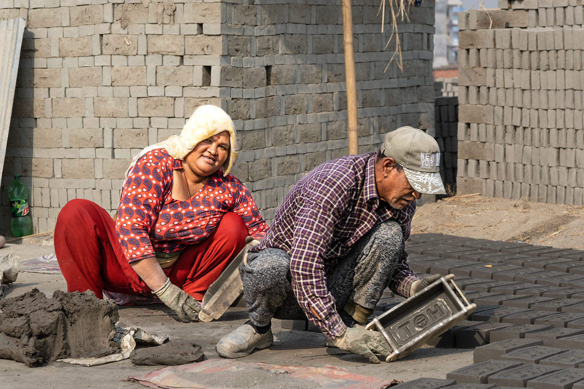 ils travaillent généralement en couple. 