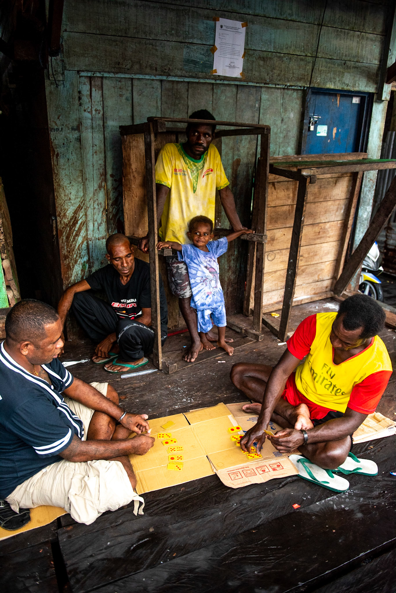 Scène de vie à Agats