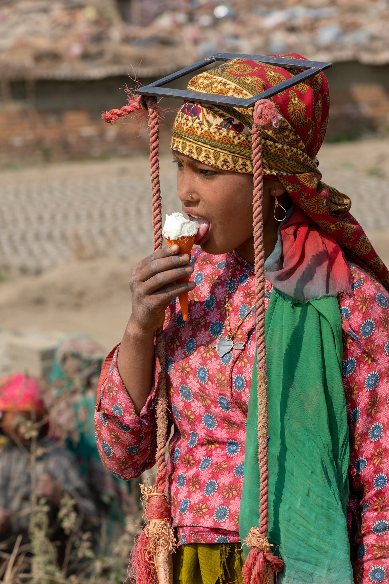 Entre deux transports, il faut prendre une petite pose. Pour 5 ou 10 roupies (3.5 ou 7 centimes d'euro), on peut s'offrir une glace bien méritée.