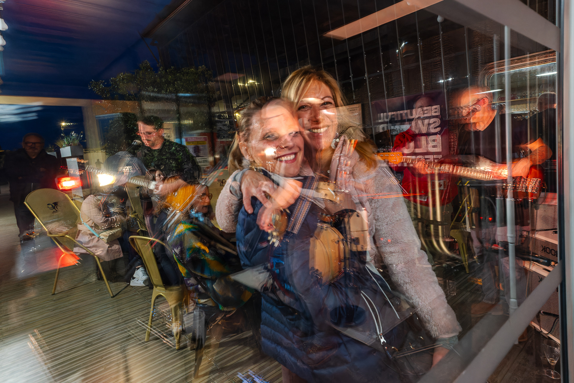 Reflets à l'antre du Dragon durant le concert de Dereck & 3rd Degree