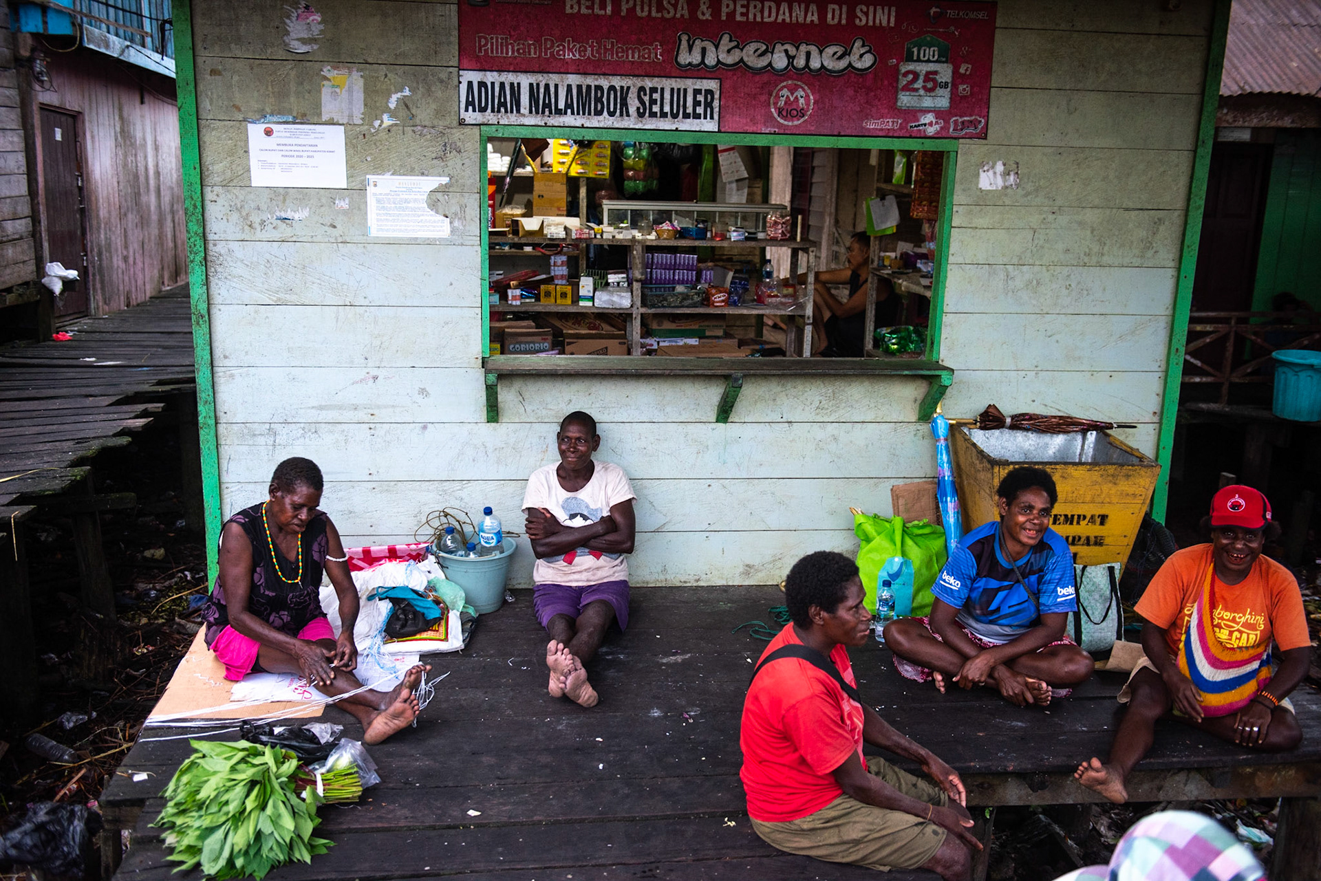 Scène de vie à Agats