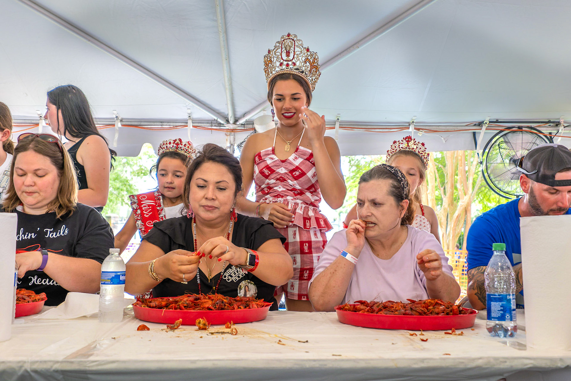 Concours des mangeuses d'écrevisse au Festival de l'Écrevisse de Breaux Bridge.