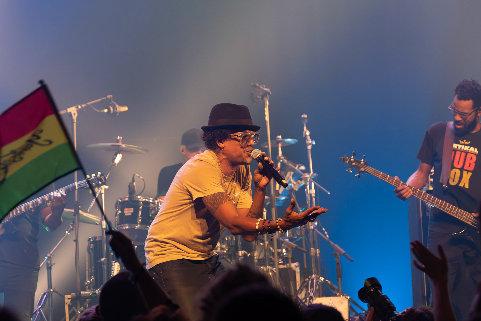 Yaniss Odoua au Centre Culturel Gérard Philipe de Calais 15/05/2022