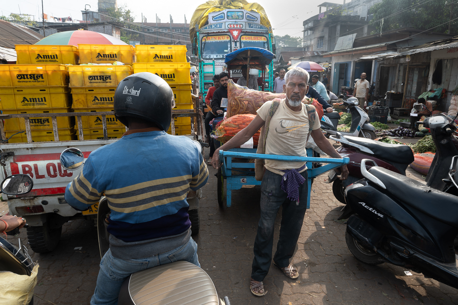 Au marché de Jothat, dans l'Assam