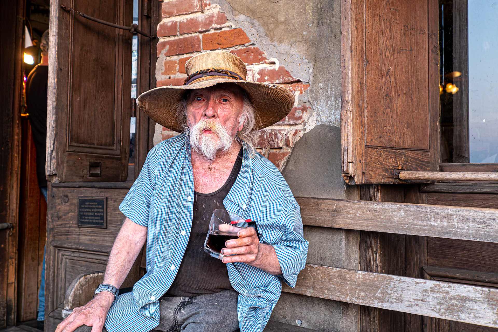 Dans un bar le long du Mississippi