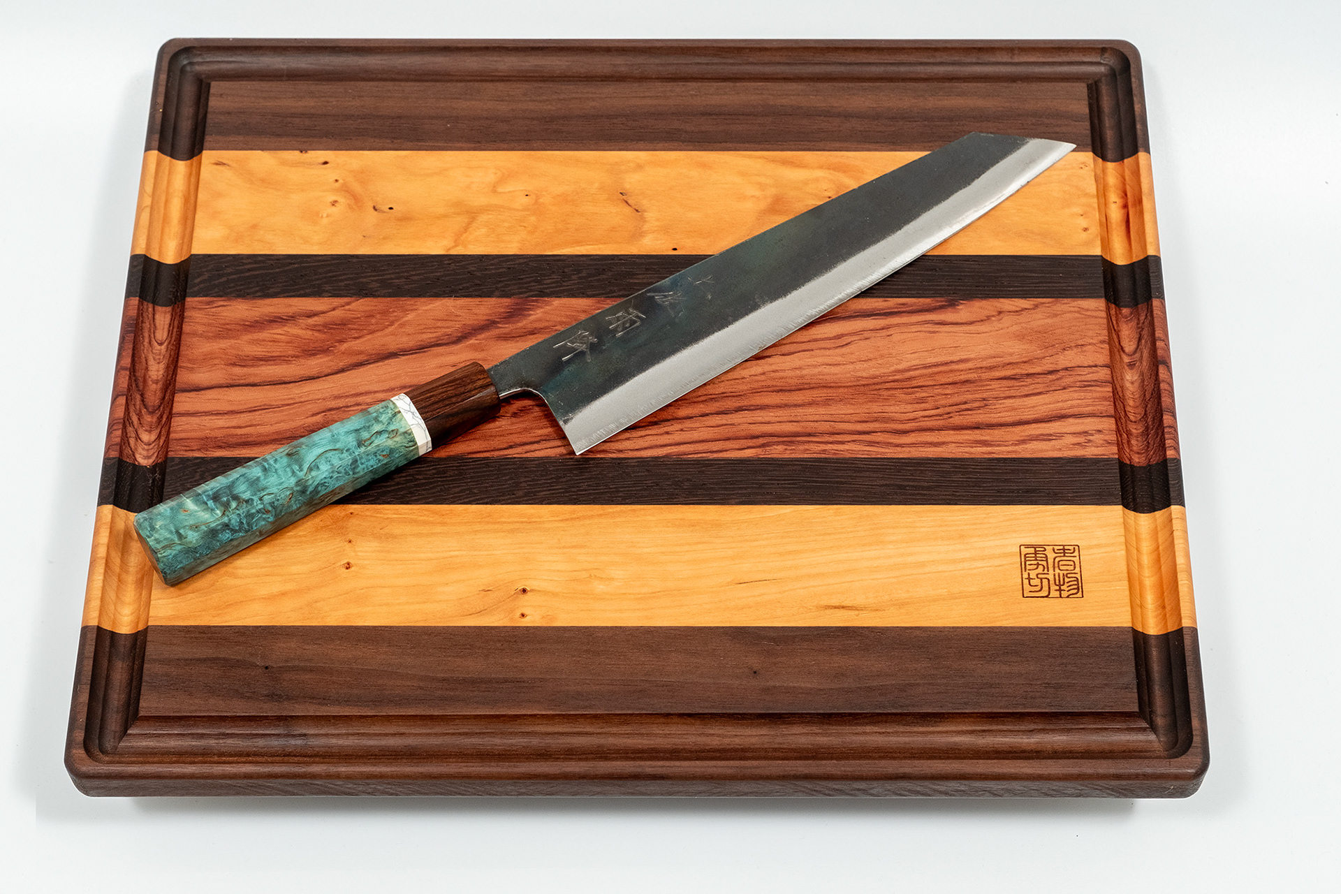31 x 41 cm , 24mm dik, 2090 gram