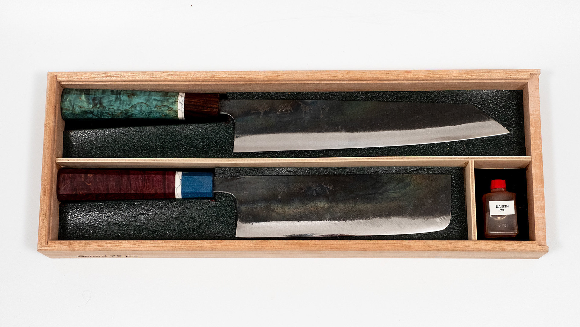 samen met een nakiri is een tweepersoonskistje