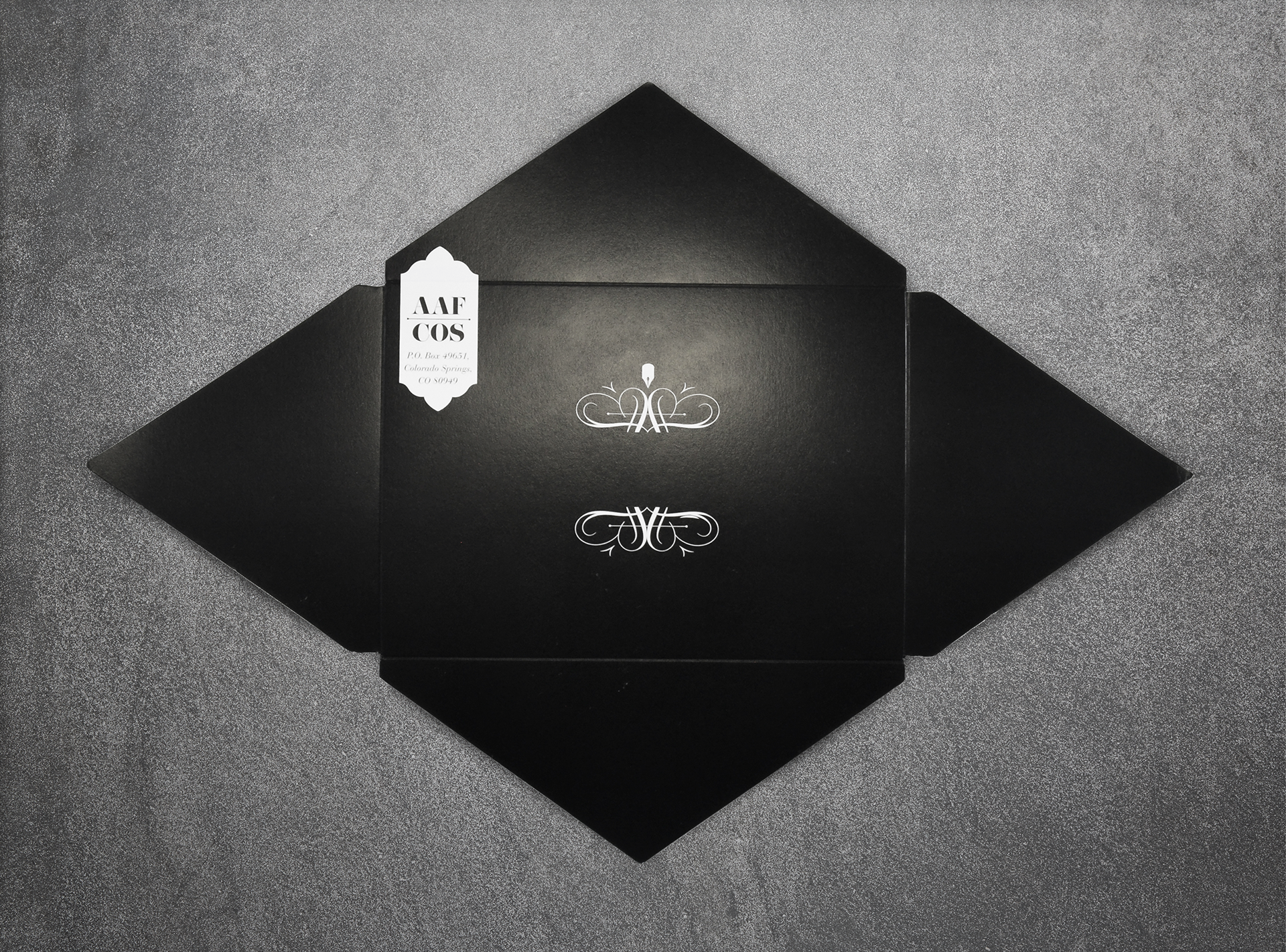 Die-Cut Winner Invitation | Open Front