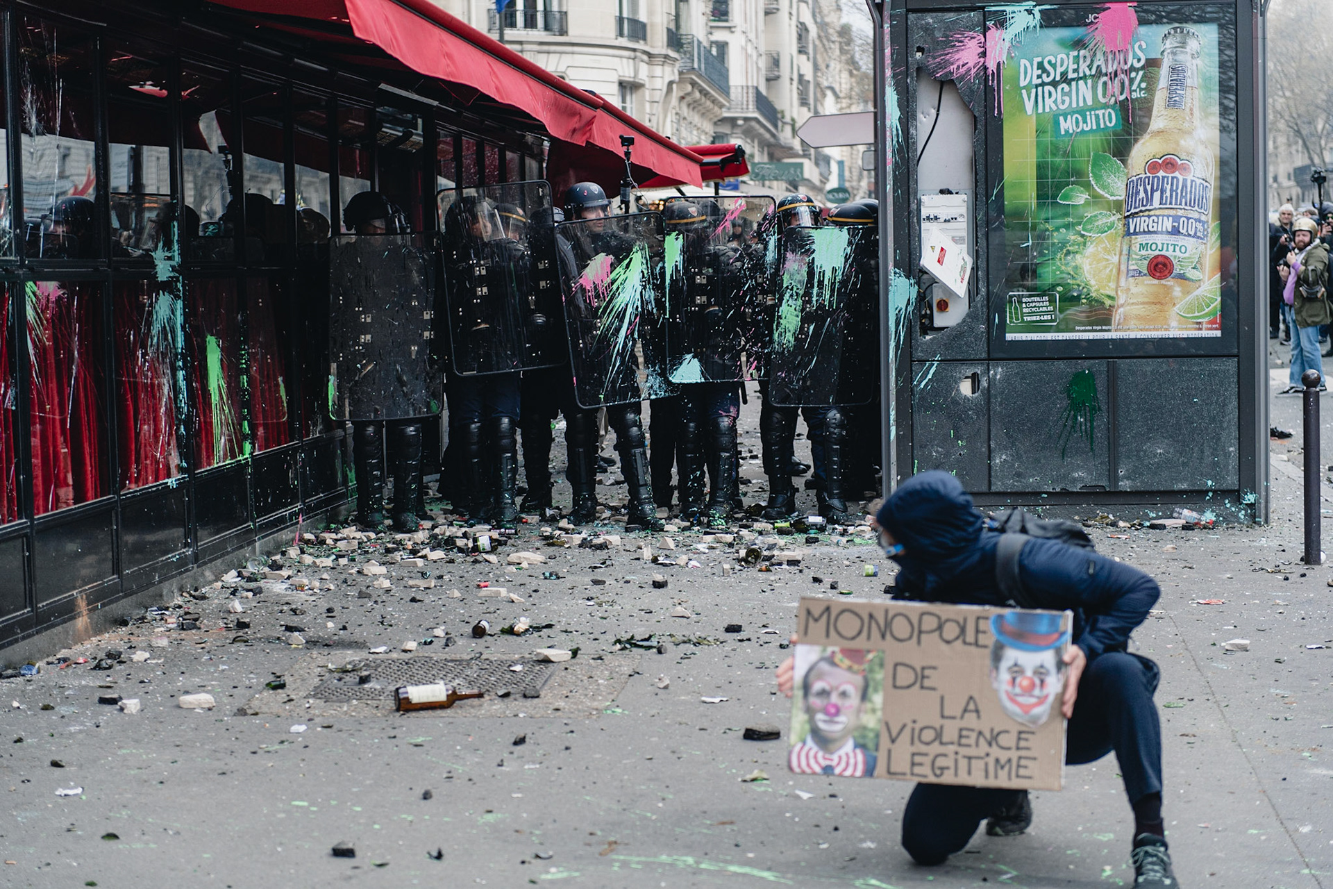 France, Paris, 2023-04-06. 11th day of mobilization, demonstration from Republique to Nation in Paris. Photograph by Maxime Gruss / Hans Lucas.France, Paris, 2023-04-06. 11eme journée de mobilisation, manifestation de Republique a Nation a Paris. Photographie de Maxime Gruss / Hans Lucas.