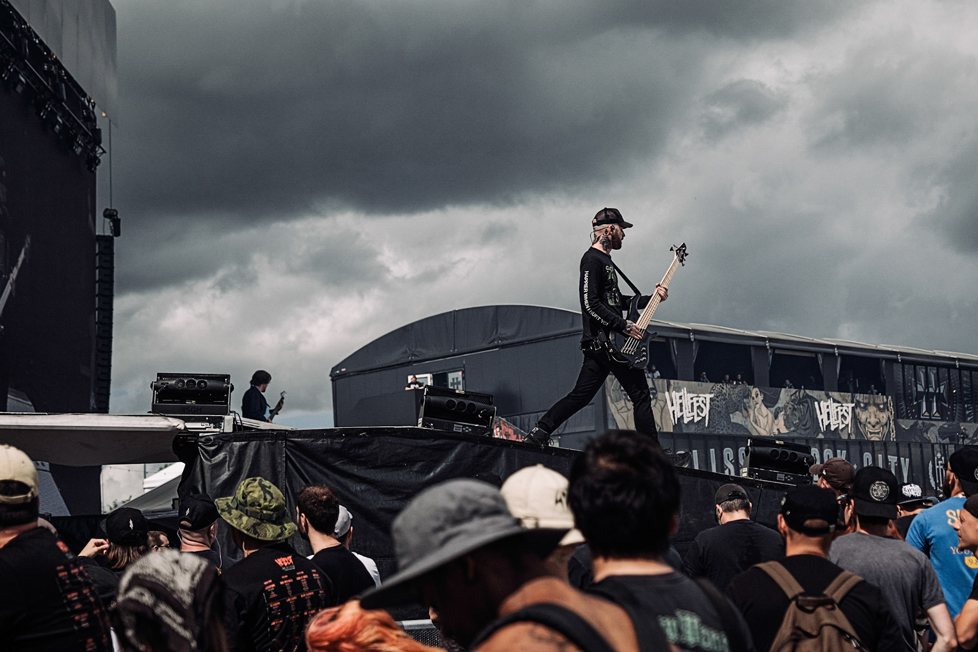 France, Clisson, 2022-06-27.  Spiritbox. 15th edition of Hellfest, the famous metal festival back after 2 years of postponement, for an exceptional double edition. Photography by Maxime Gruss / Hans Lucas.France, Clisson, 2022-06-27. Spiritbox. 15eme edition du Hellfest, le celebre festival de metal de retour apres 2 ans de report, pour une double edition exceptionnelle. Photographie de Maxime Gruss / Hans Lucas.