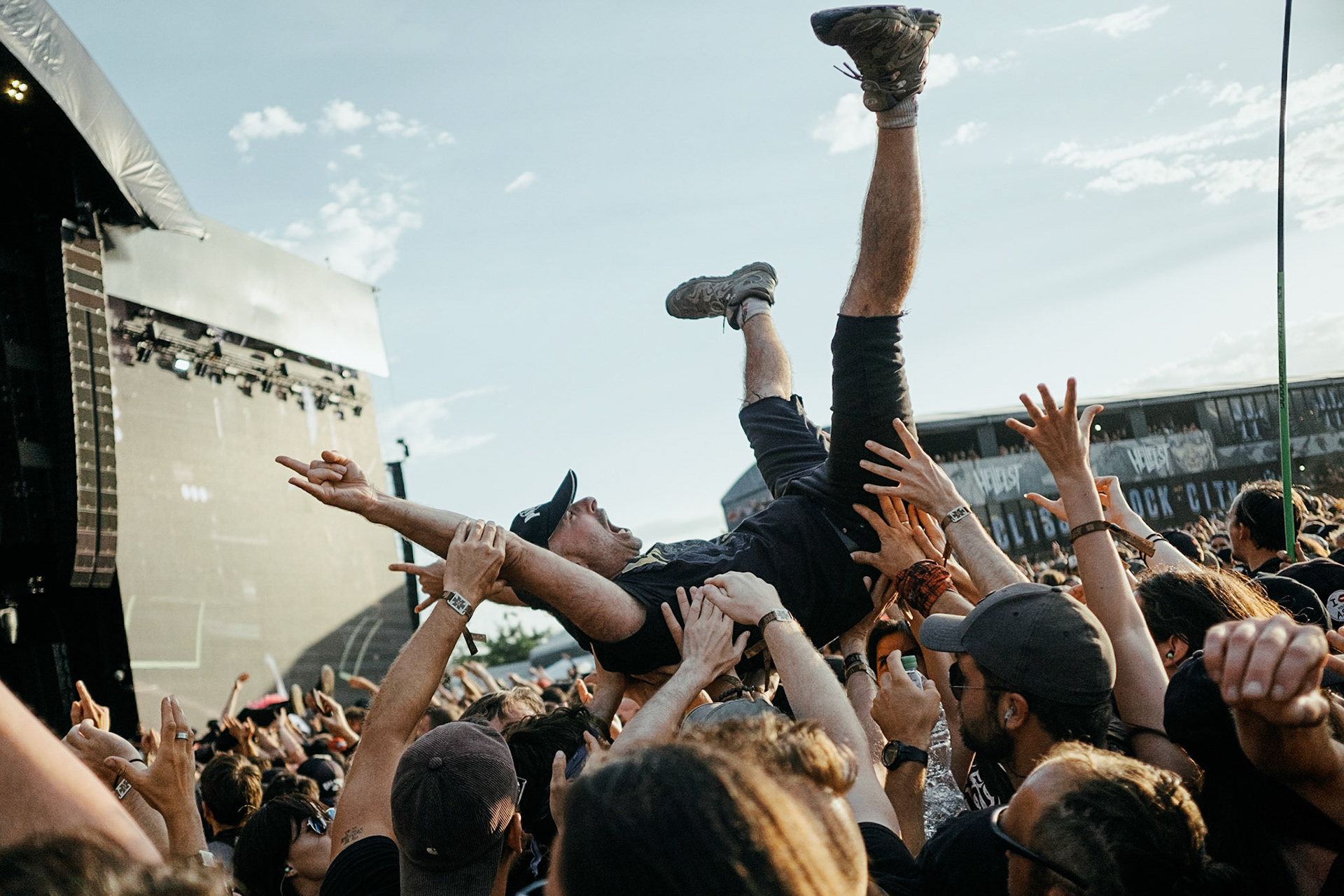 France, Clisson, 2022-06-19. 15th edition of Hellfest, the famous metal festival back after 2 years of postponement, for an exceptional double edition. Photography by Maxime Gruss / Hans Lucas.France, Clisson, 2022-06-19.15eme edition du Hellfest, le celebre festival de metal de retour apres 2 ans de report, pour une double edition exceptionnelle. Photographie de Maxime Gruss / Hans Lucas.