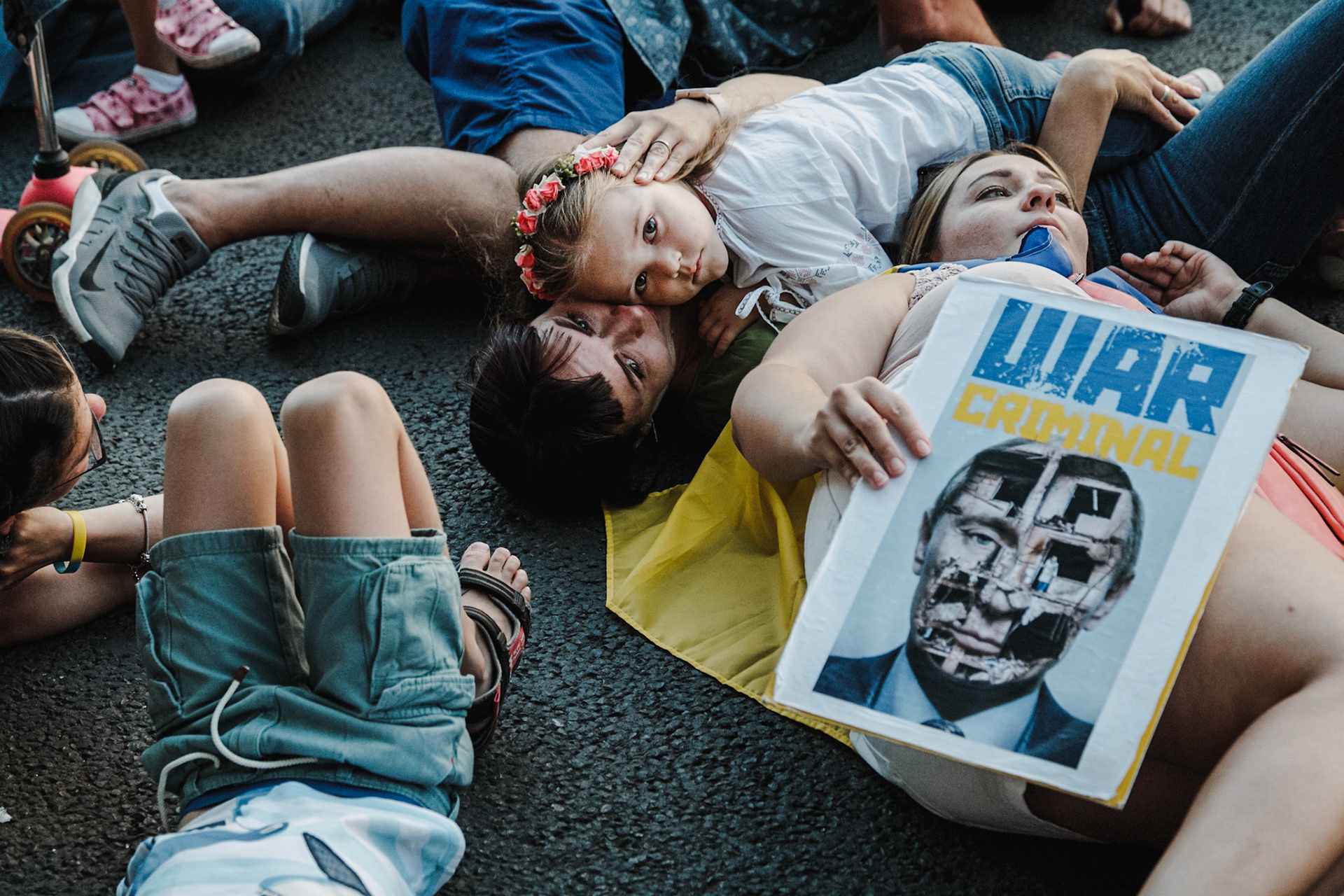 France, Paris, 2022-08-07. Demonstration against Russian aggression and the war in Ukraine, from place de la republique to place de la bastille, Paris. Photograph by Maxime Gruss / Hans Lucas.France, Paris, 2022-08-07. Manifestation contre l aggression russe et la guerre en ukraine, depart place de la republique et arrivée place de la bastille, Paris.. Photographie de Maxime Gruss / Hans Lucas.