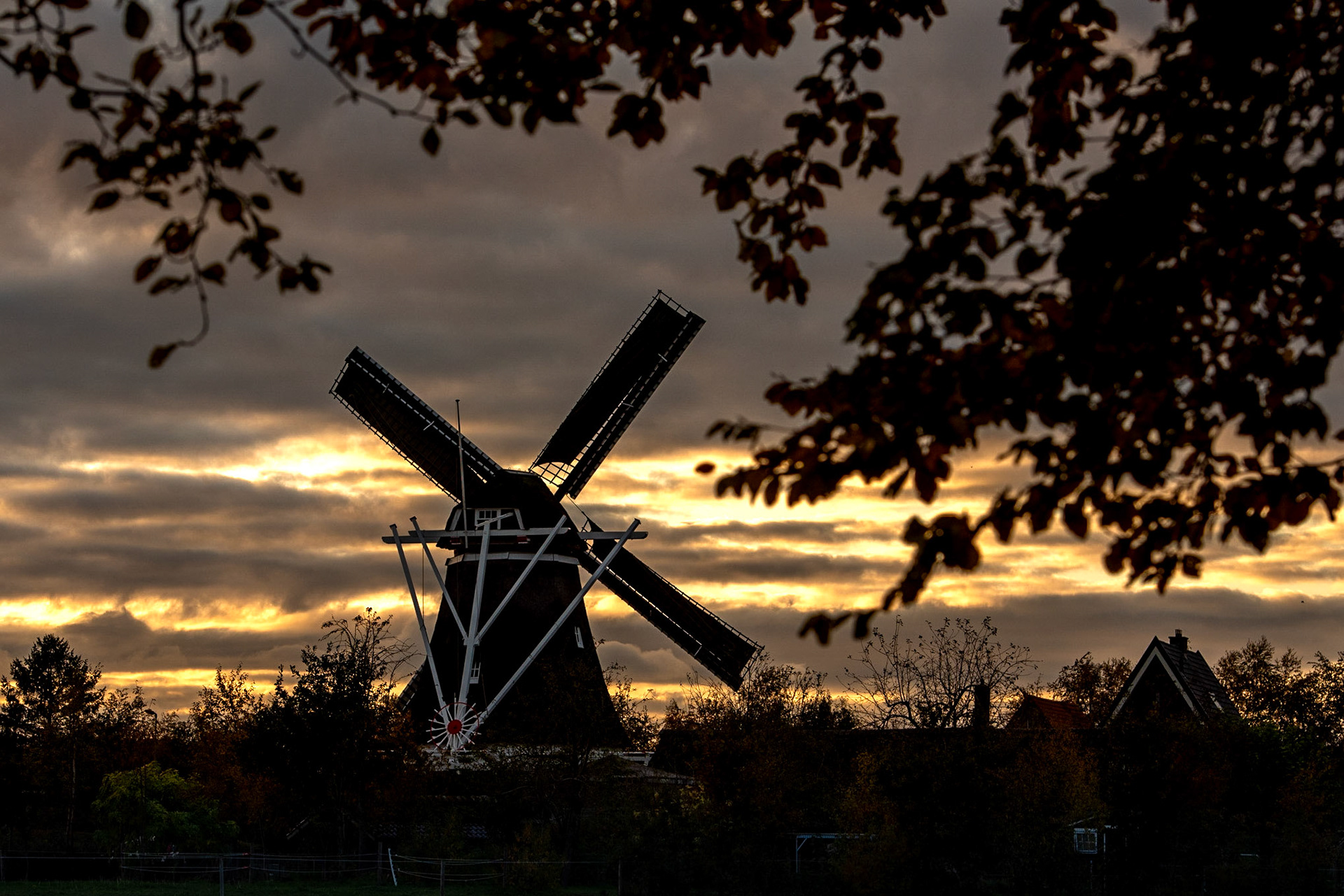 Ondergaande zon Aalden