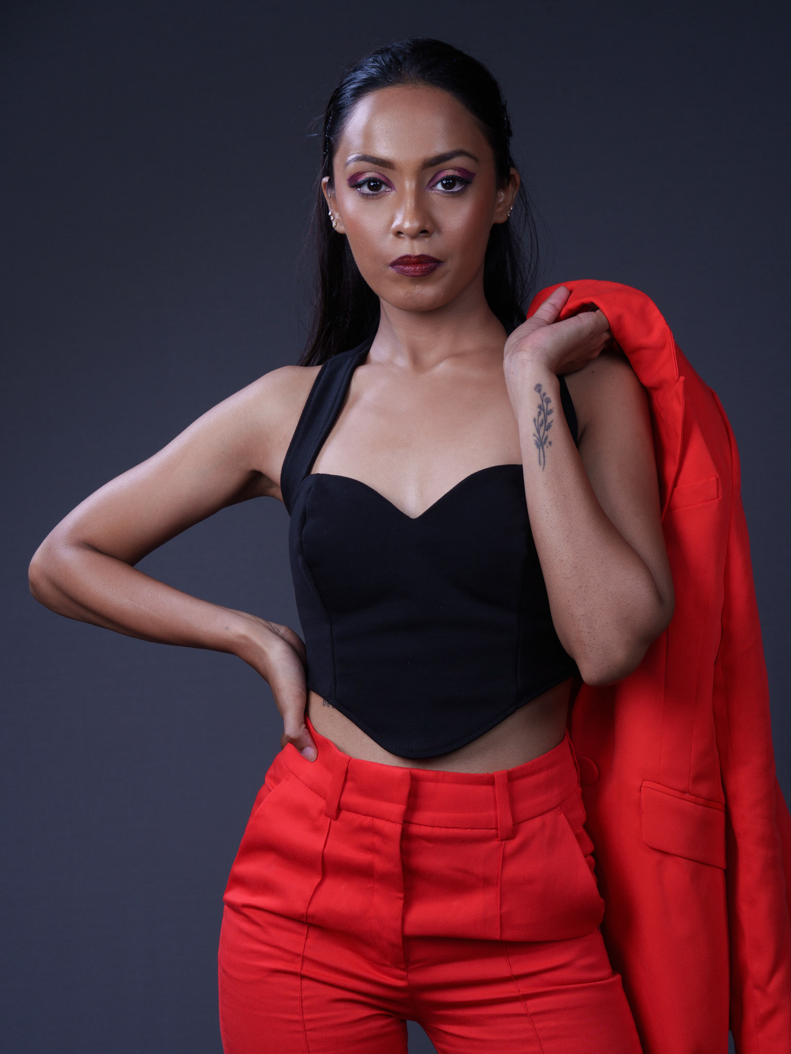 vizora-modern-studio-power-look