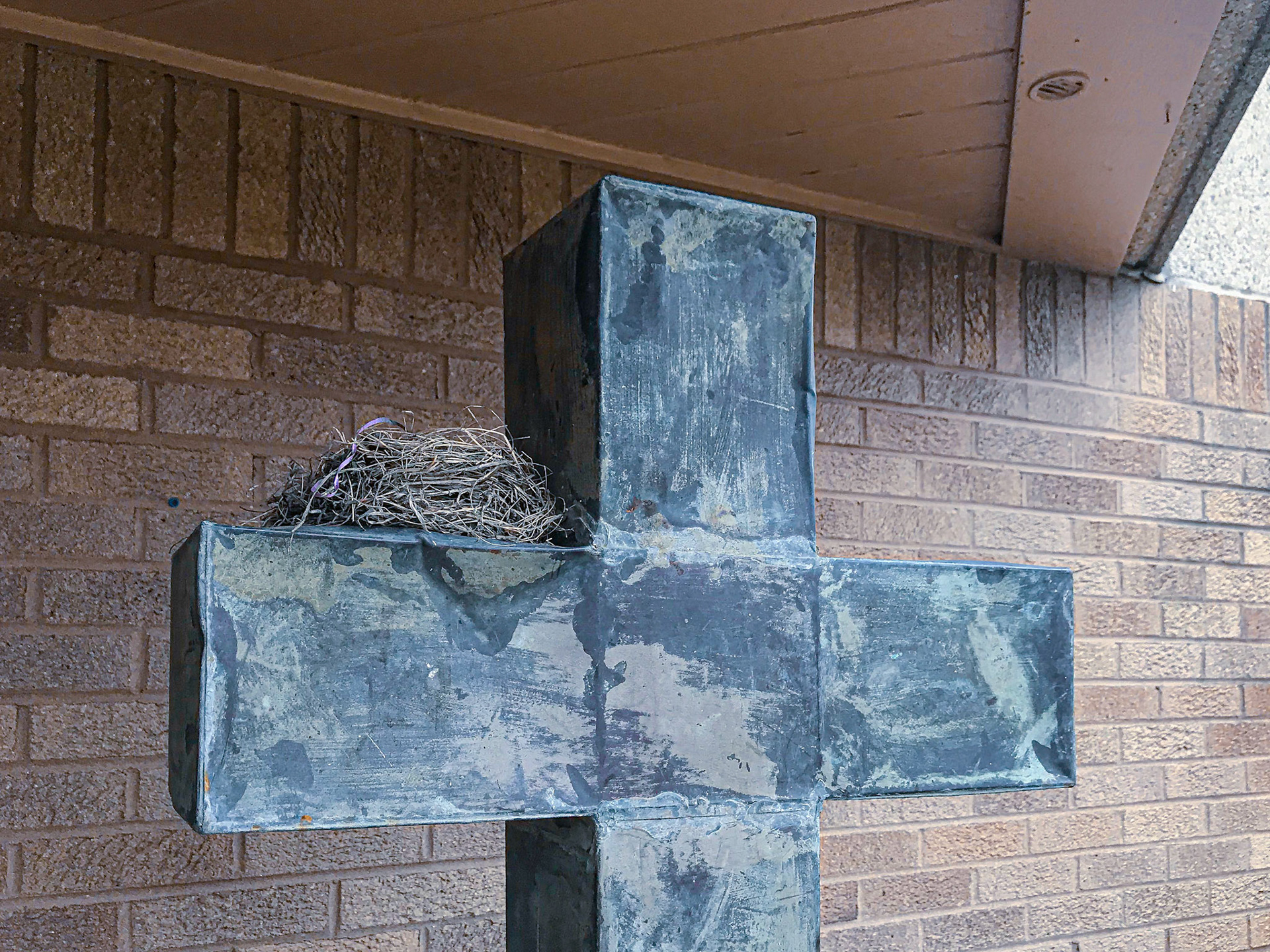 Downers Grove - Easter nest on metal cross