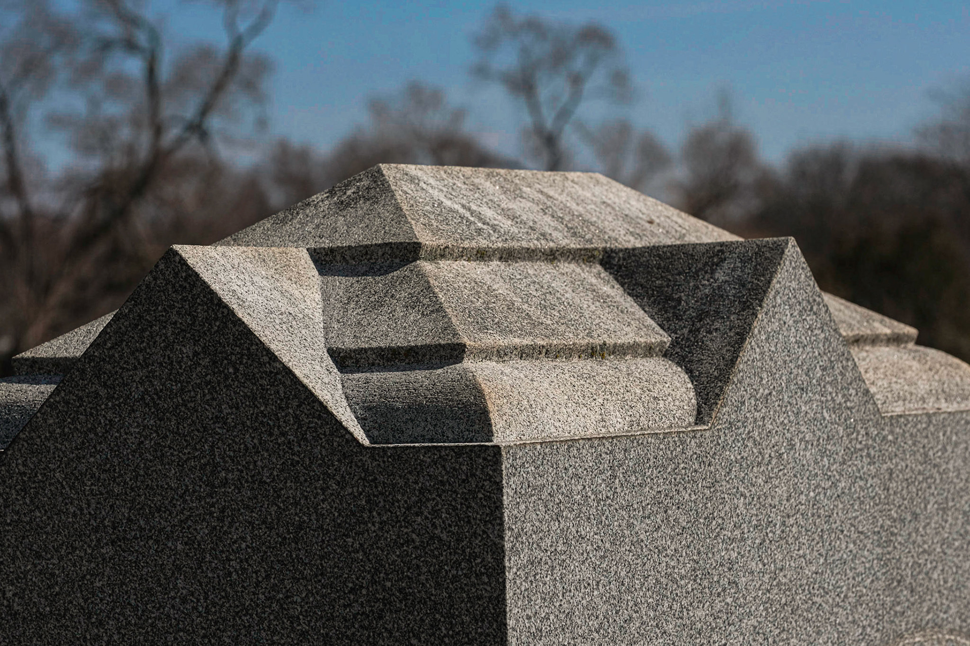 Architecture in Downers Grove cemetery