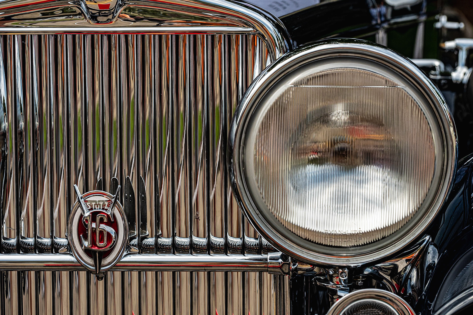 Stutz emblem
