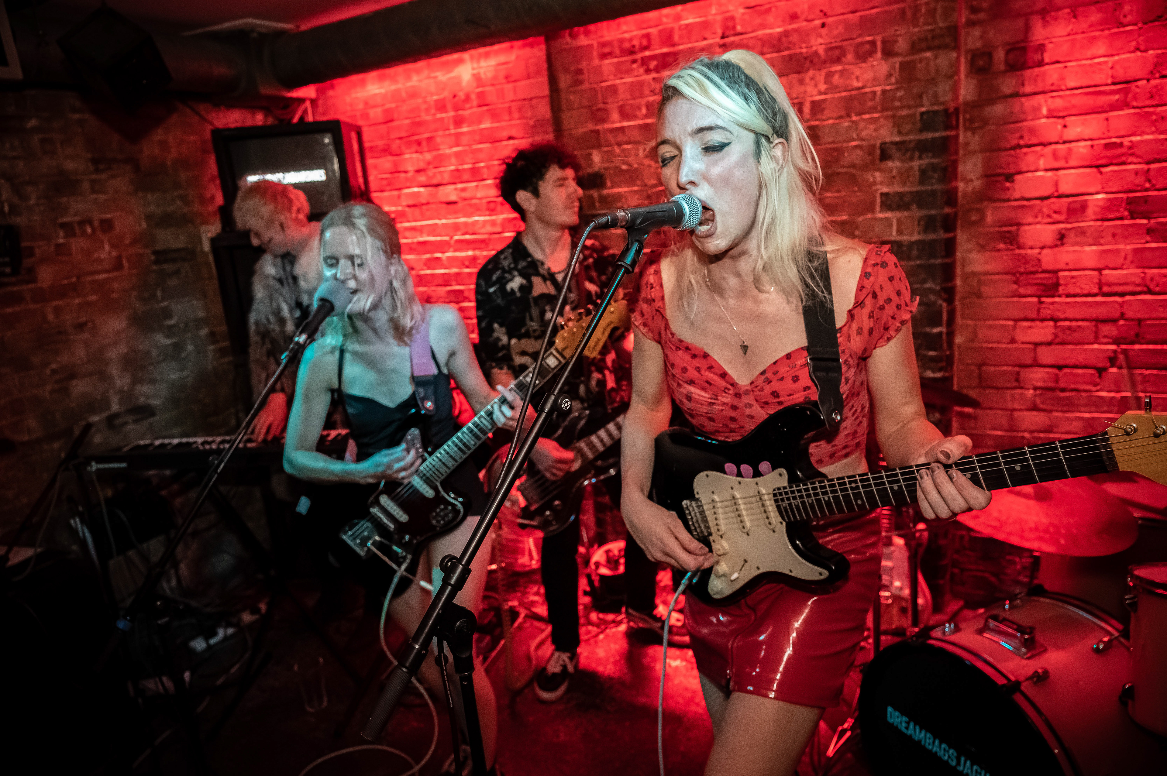 Chemtrails at Jaguar Shoes