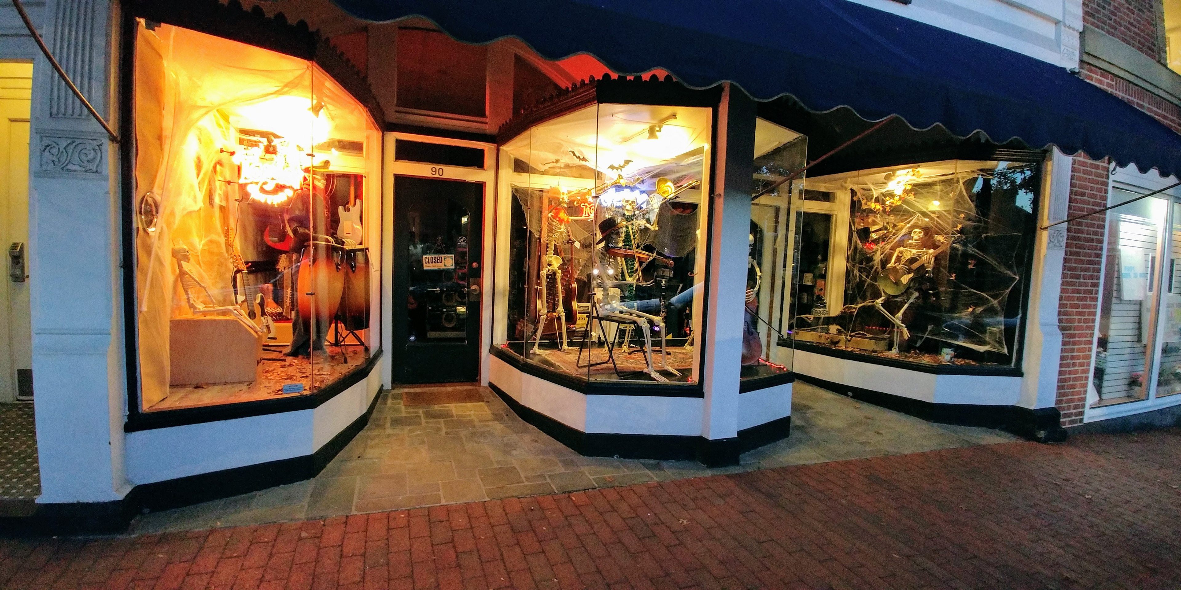 Retail window design