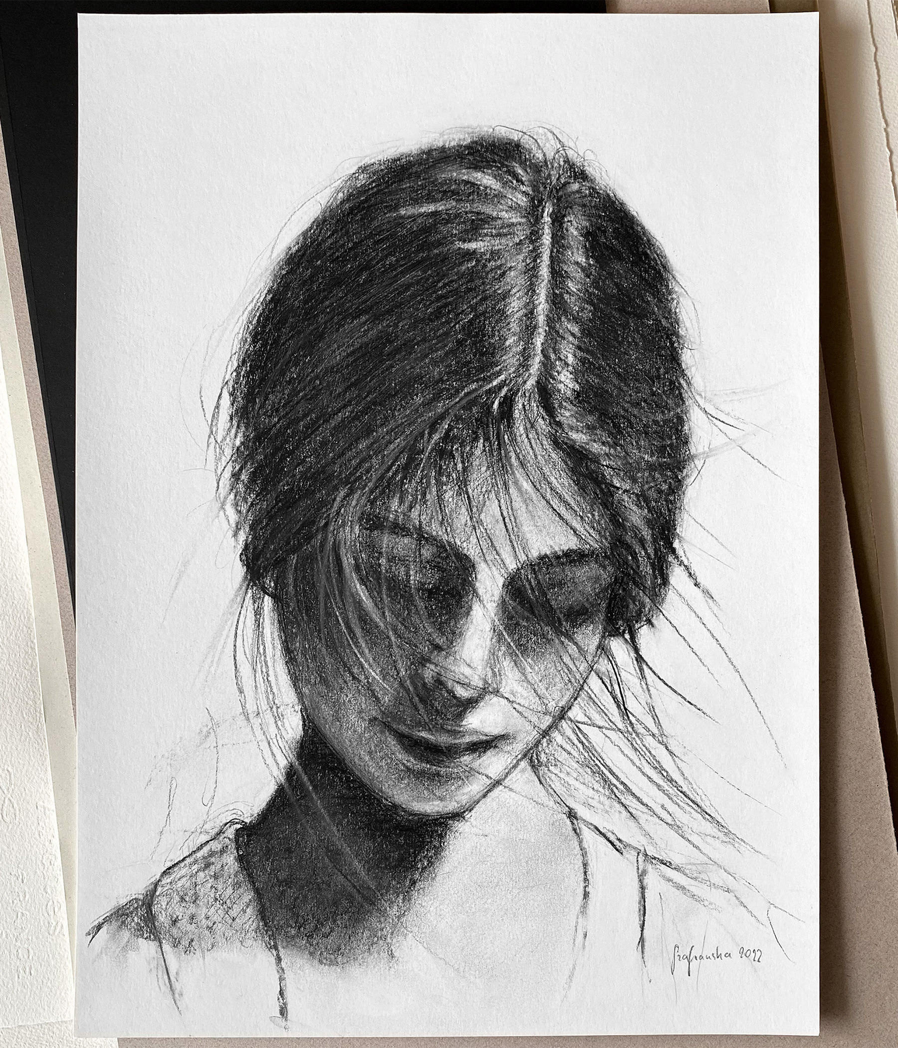 'Summer breeze' charcoal on paper _ 2022 _ 30x40 cm