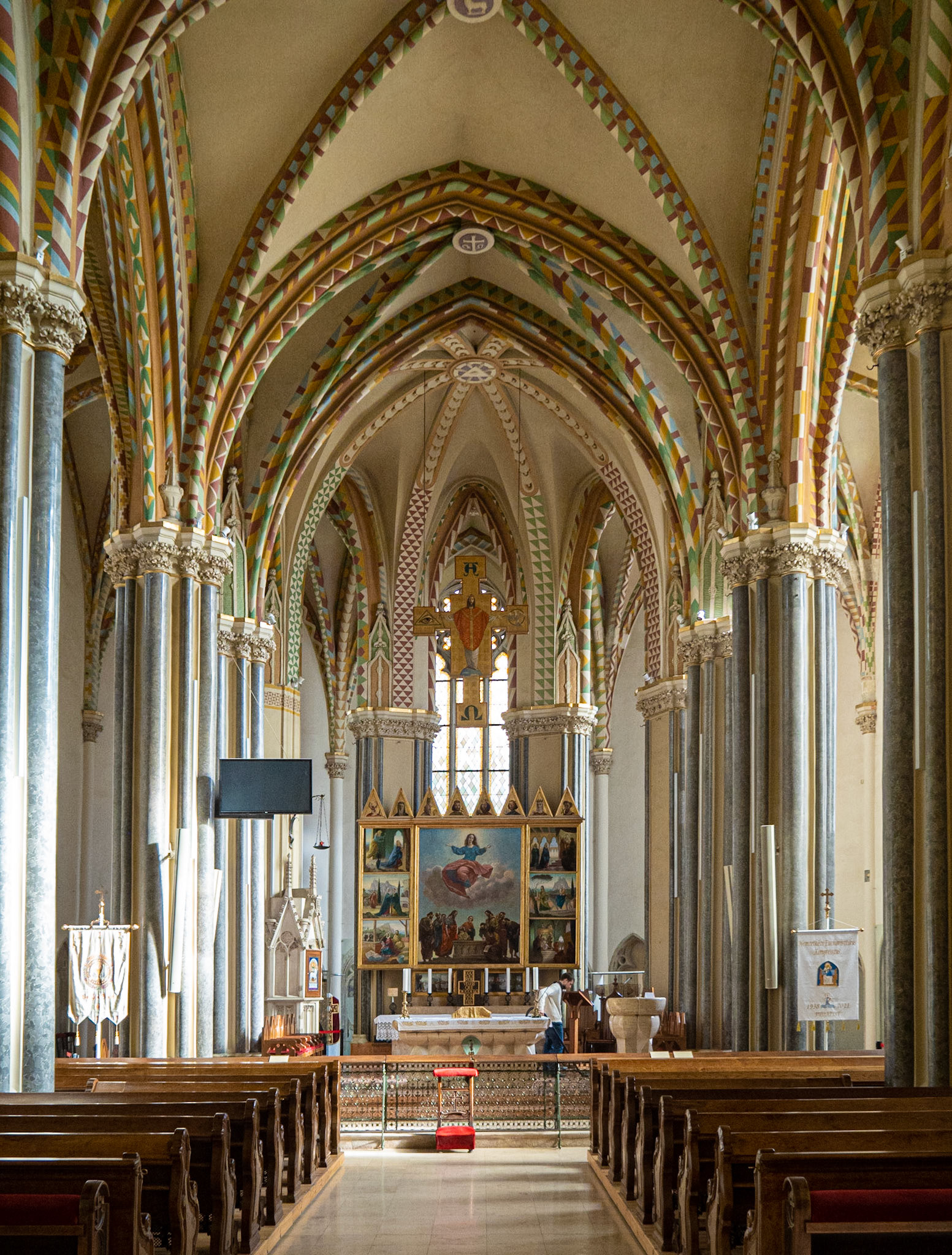 Inner-City Mother Church, Interior