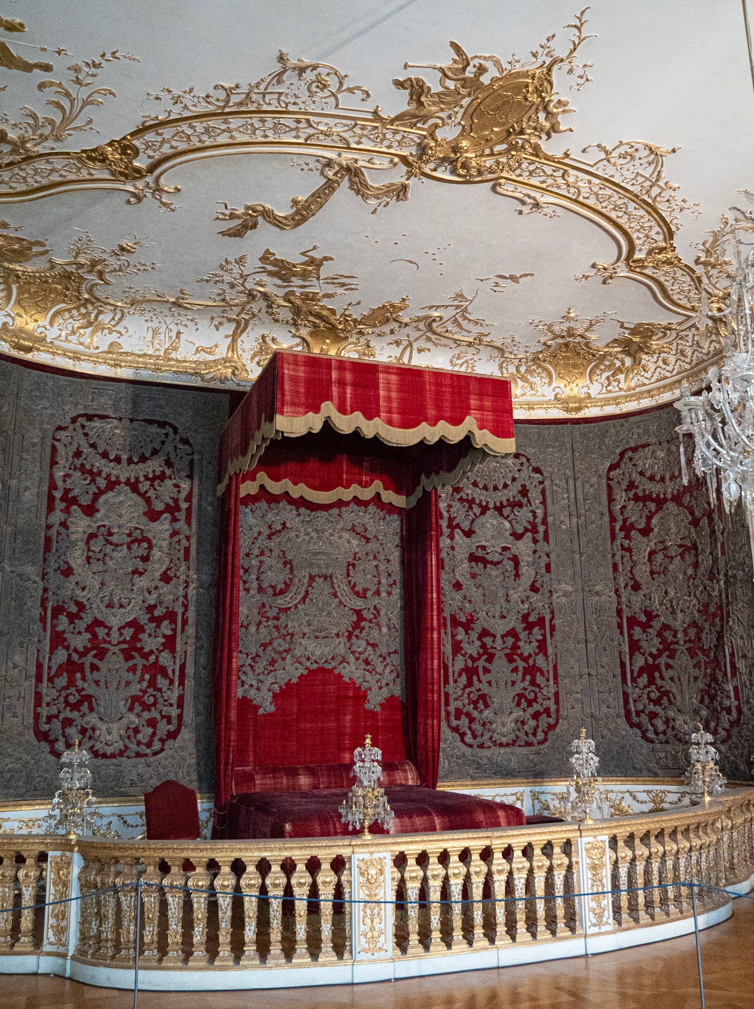 Rich Rooms, Residenz