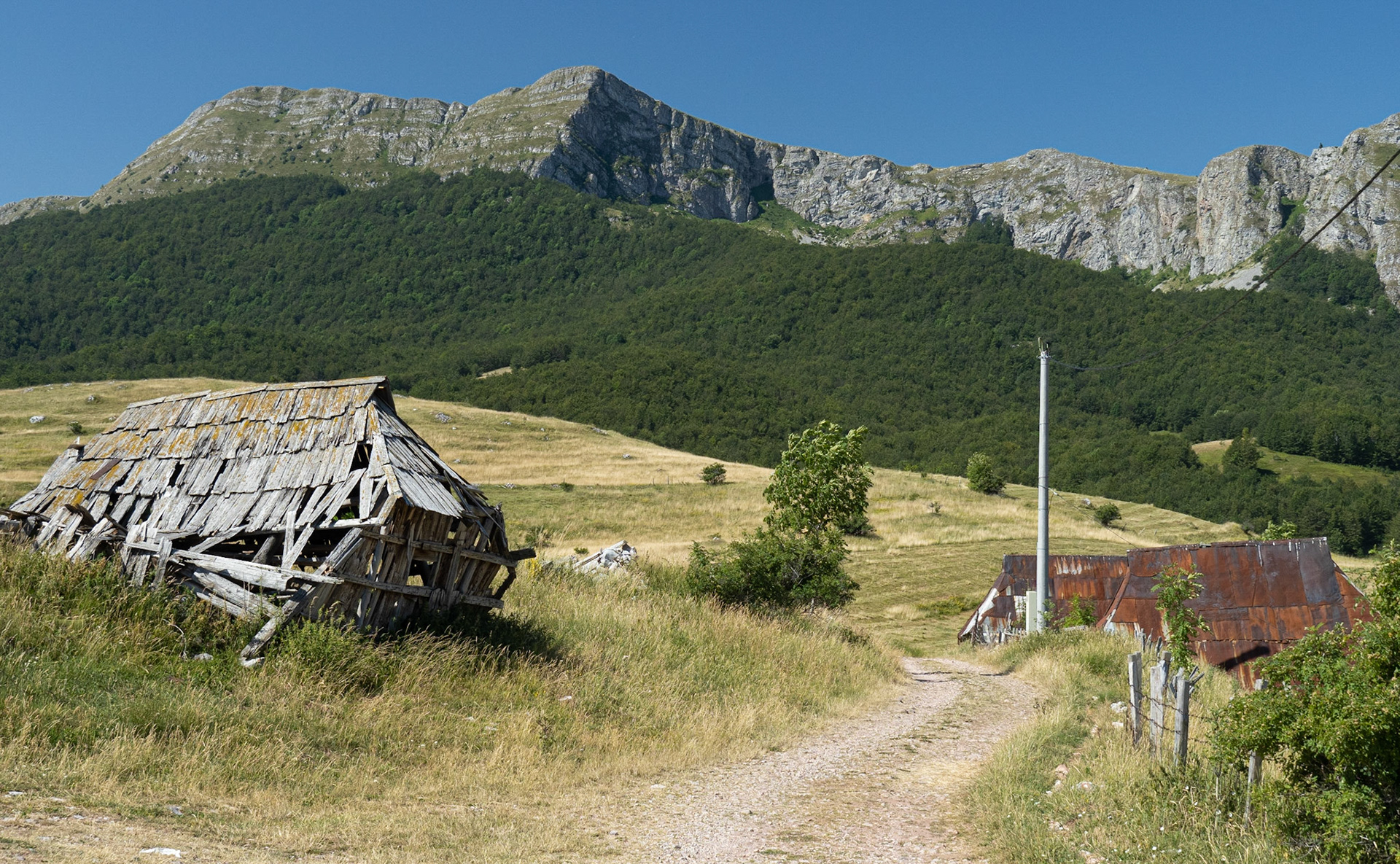 Barn at the Trailhead in Gradina