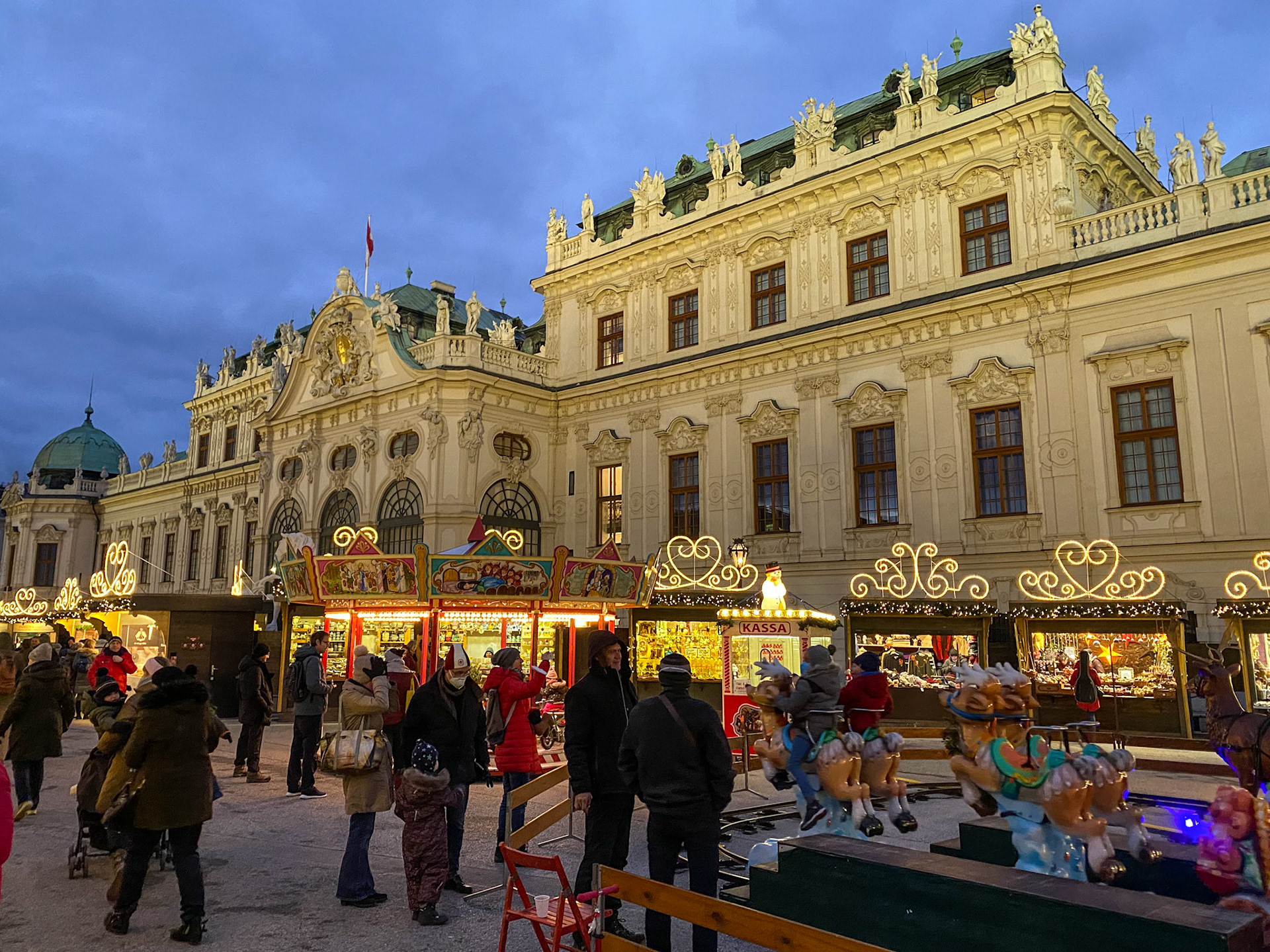 Vienna: Belvedere Christmas Market