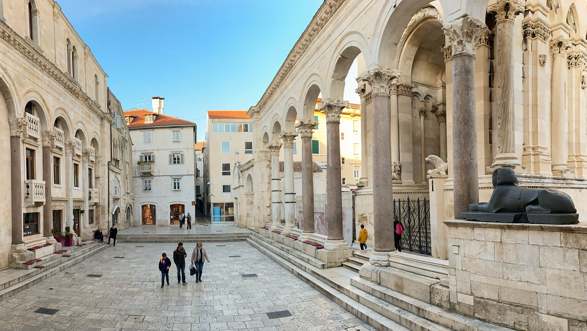 Peristyle Court - Diocetian's Palace