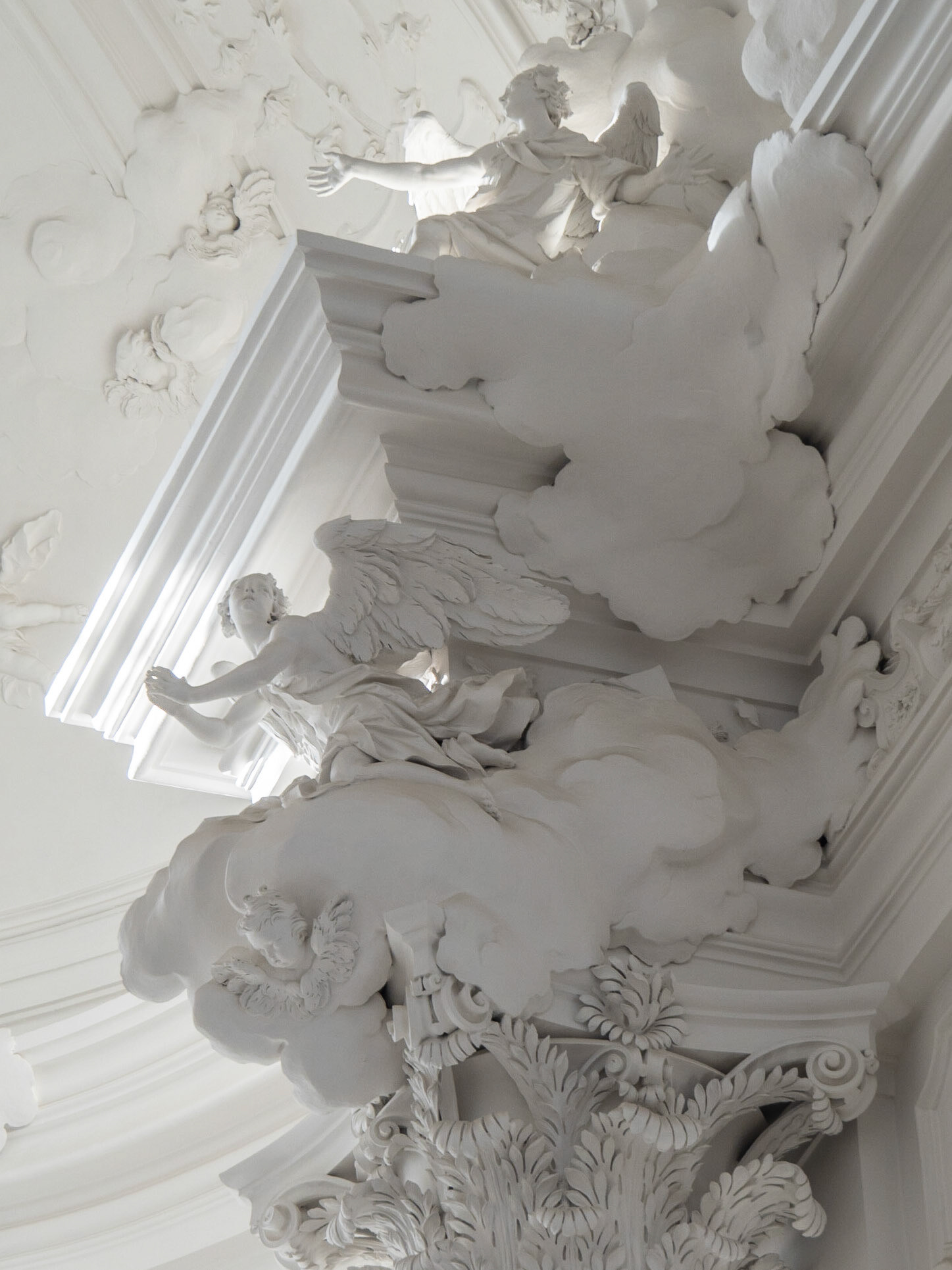 Kollegienkirche, Right Column and Cornice Detail