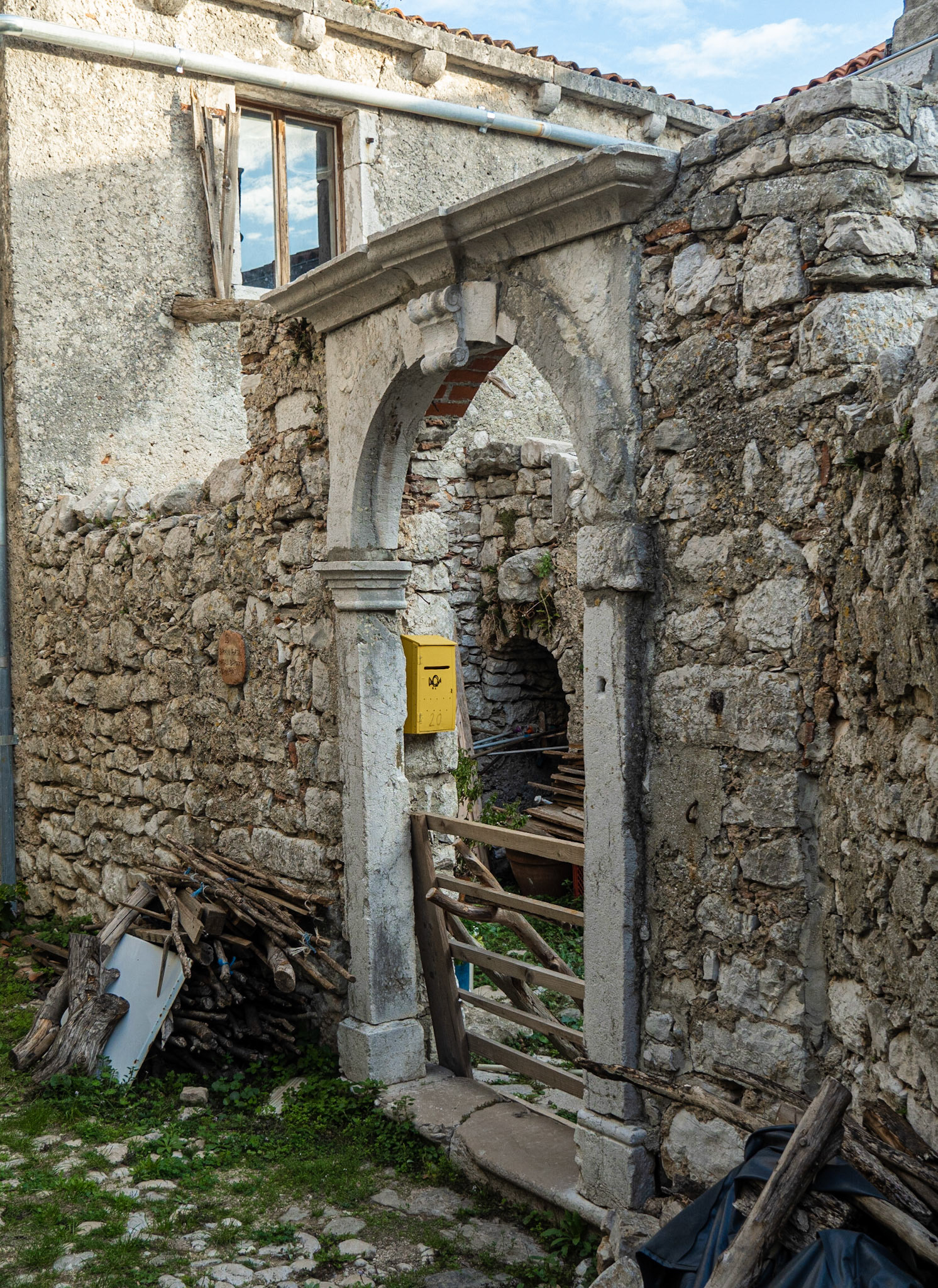 Baroque Gate, Lubenice