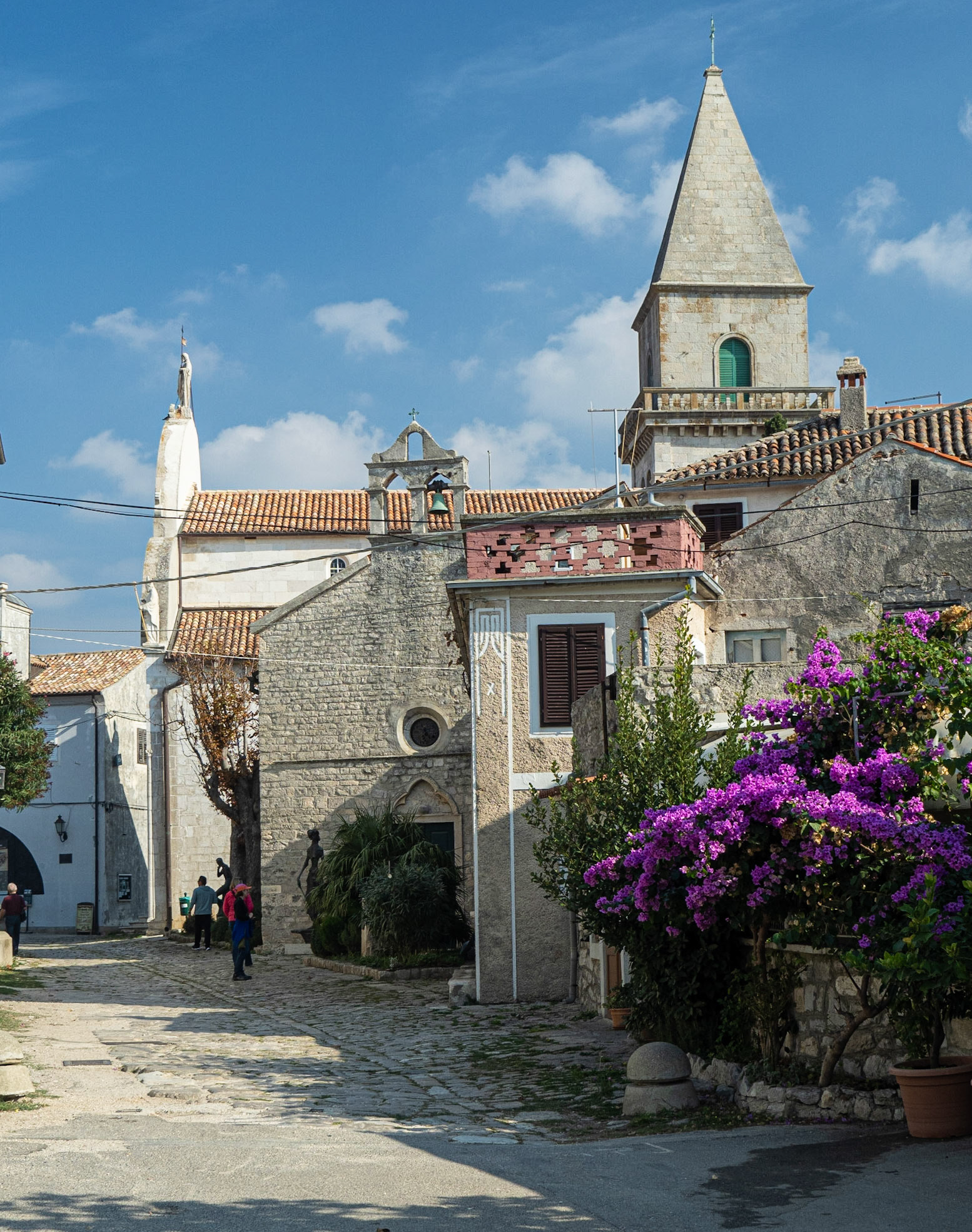 Street, Osor